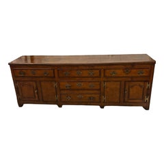 Eccezionale grande base per comò / credenza in Oak antica di qualità del XVIII secolo