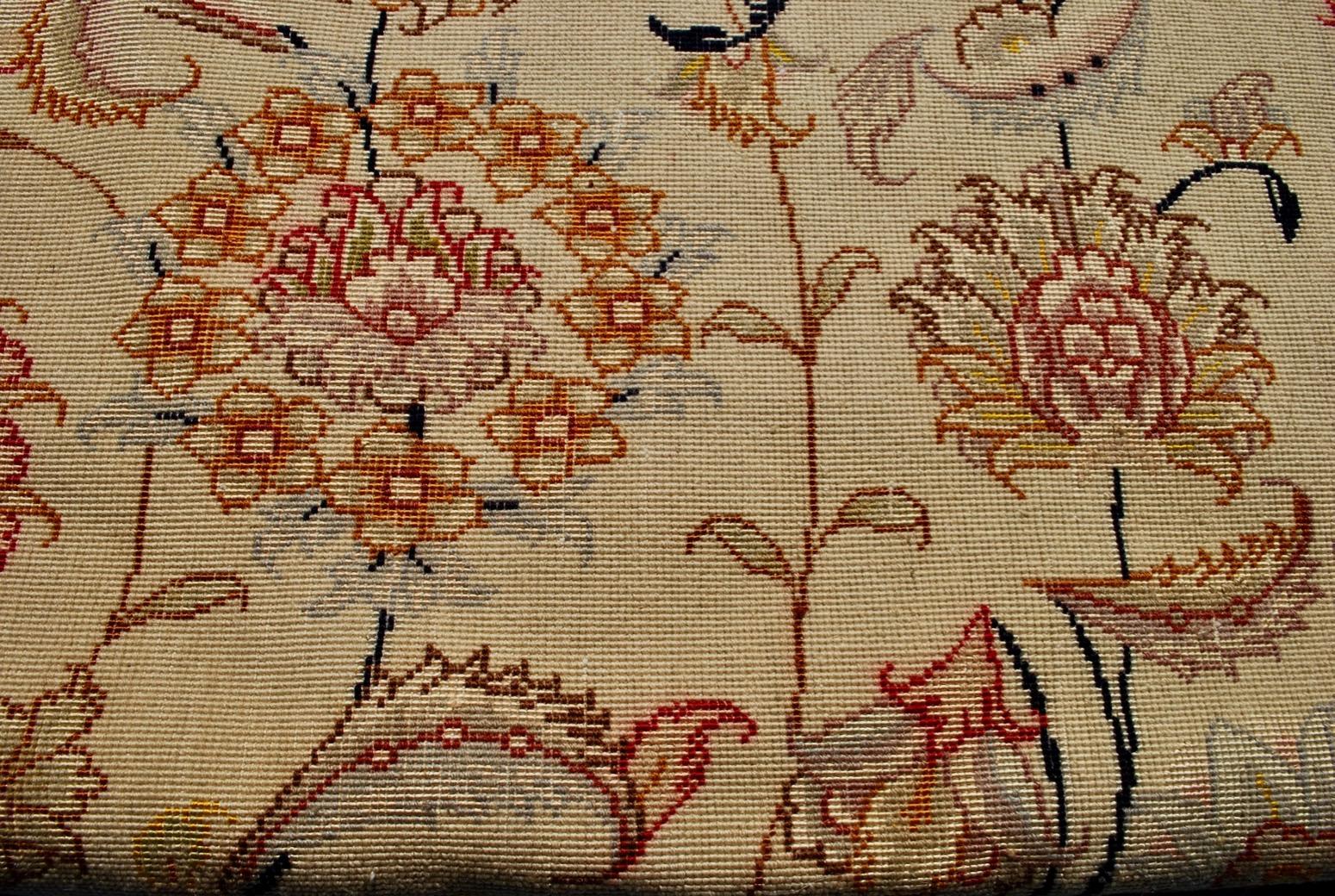 Laine Exceptionnel grand tapis Tabriz des années 1950 en soie fine et laine nouée à la main en vente