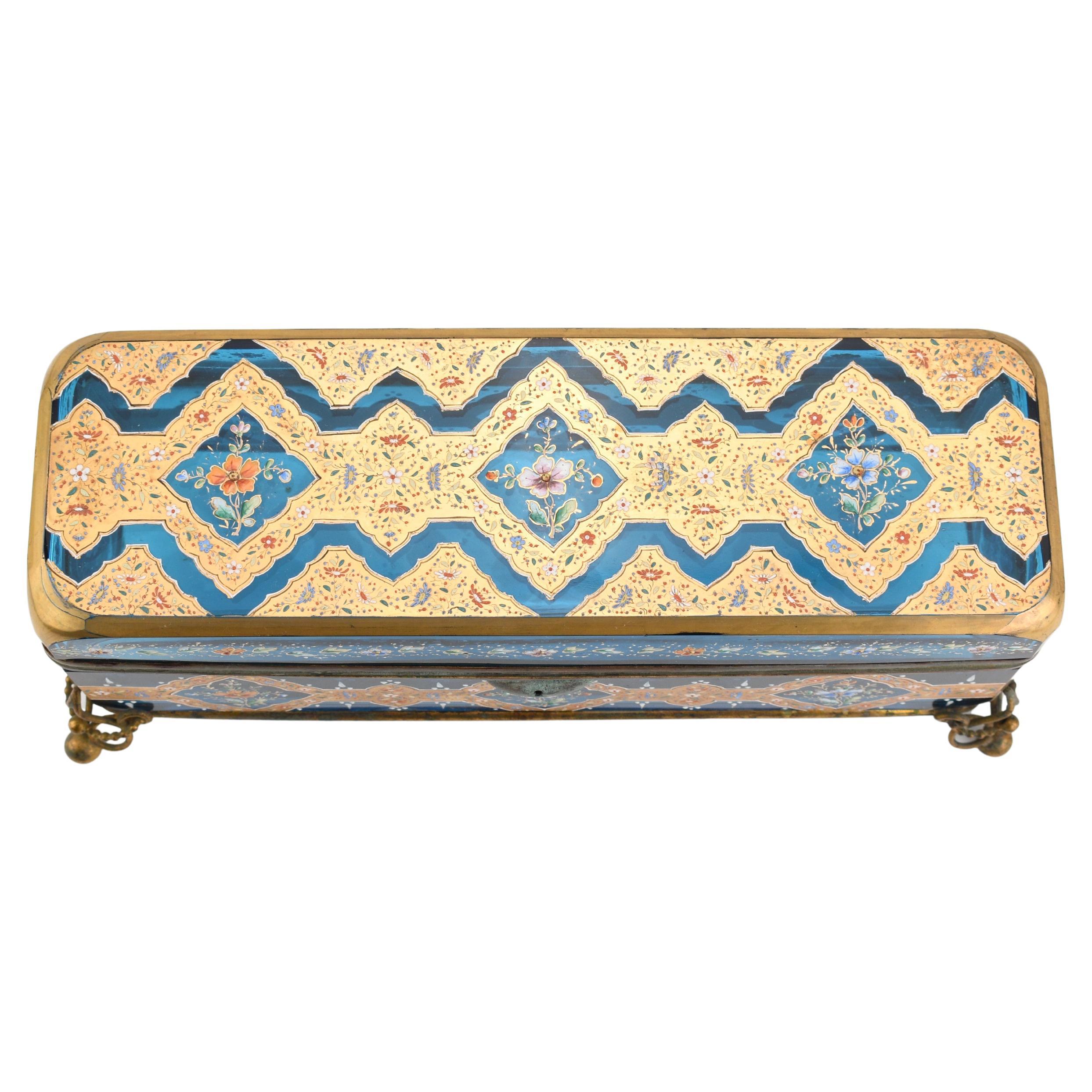 Exceptional Large Antique Bohemian Moser Enameled Gilt Glass Jewelry Casket Box Bon état - En vente à Rostock, MV