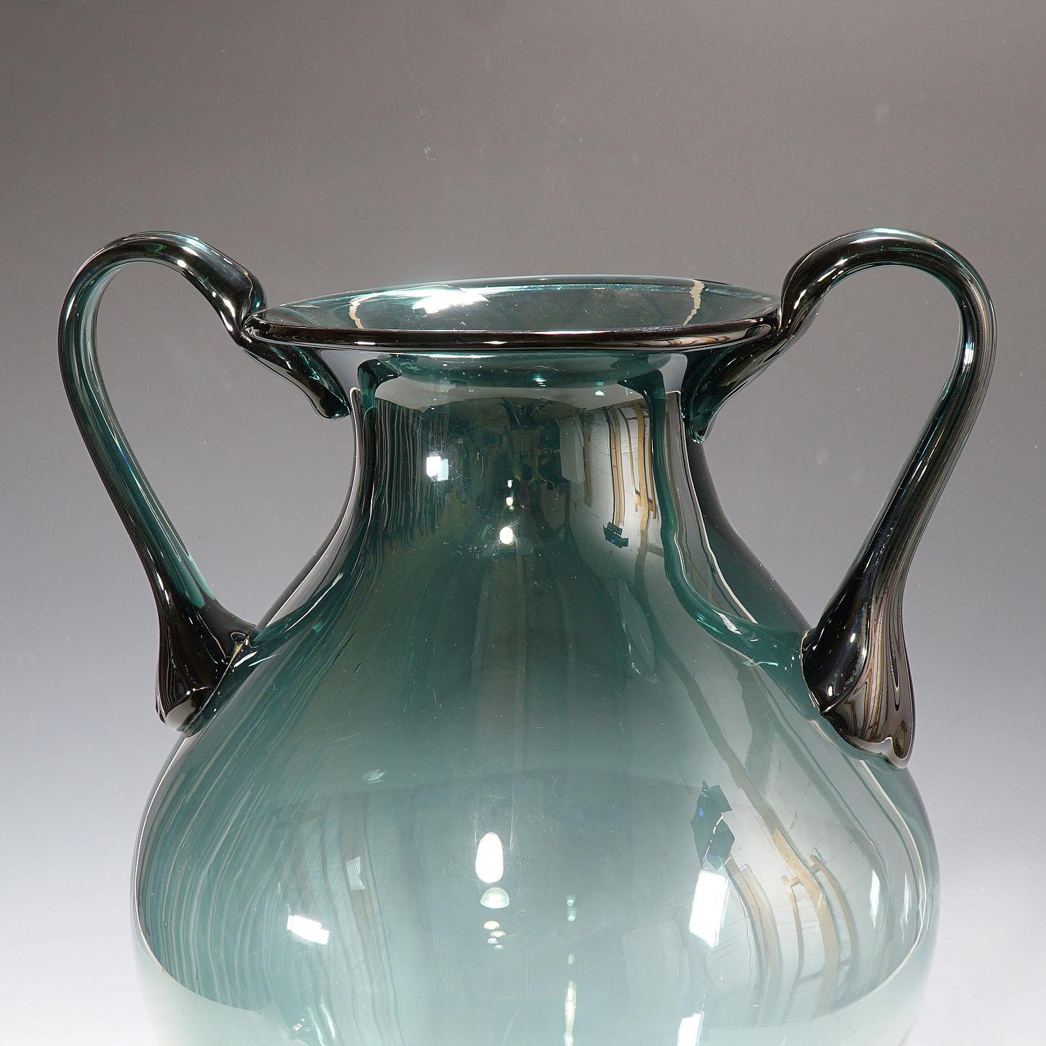 Excepcional jarrón de pie grande Bauhaus de Wilhelm Wagenfeld para WMF ca. 1950 Italiano en venta