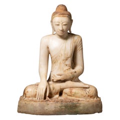 Exceptional large Burmese Mandalay Buddha statue in alabaster from Myanmar