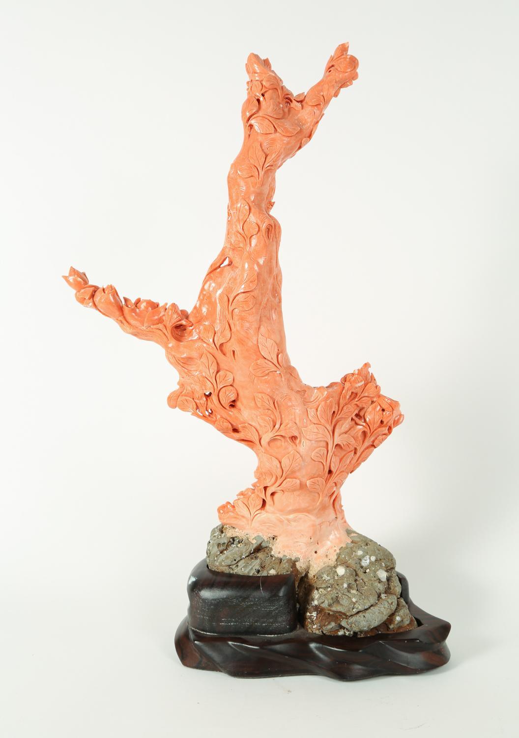 Exceptional Large Chinese Carved Coral Figural Group of a Guanyin Kwan Yin In Excellent Condition In Queens, NY