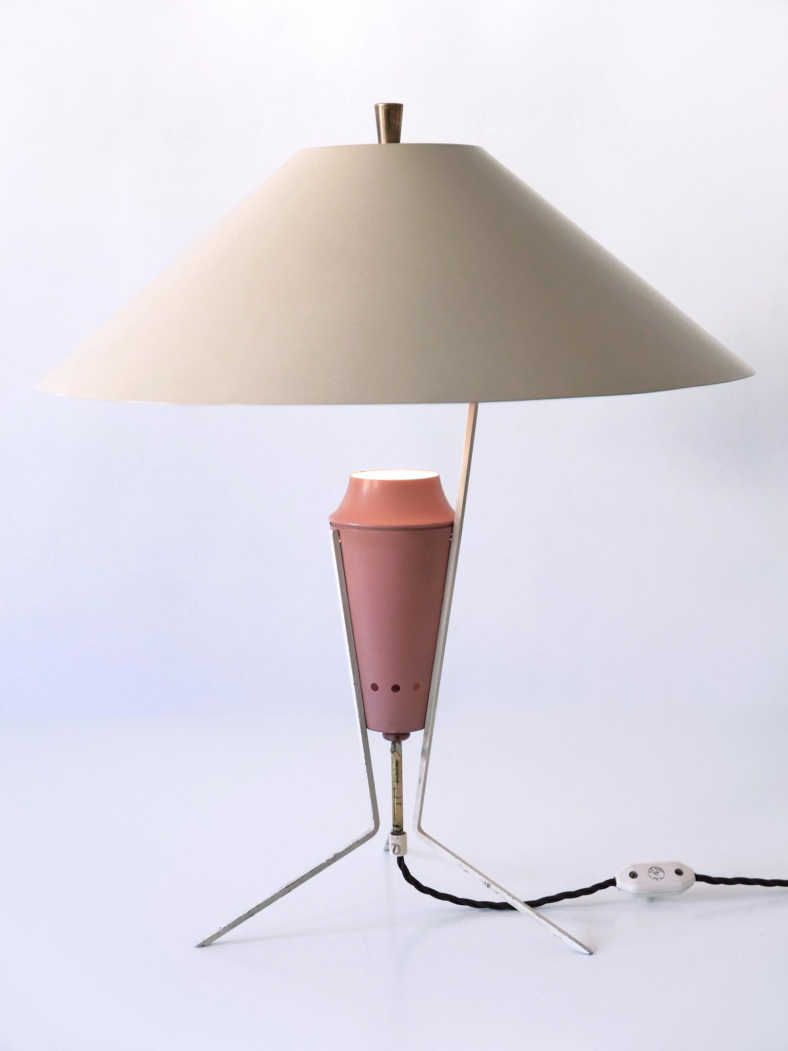 Große und elegante Mid-Century-Modern-Tischlampe, Deutschland 1950er Jahre, außergewöhnlich (Emailliert) im Angebot