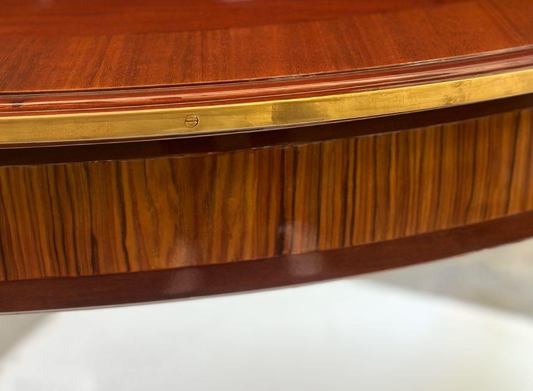 Exceptionnelle table de salle à manger française de style Louis XVI du 19ème siècle avec bronze doré Excellent état - En vente à Los Angeles, CA