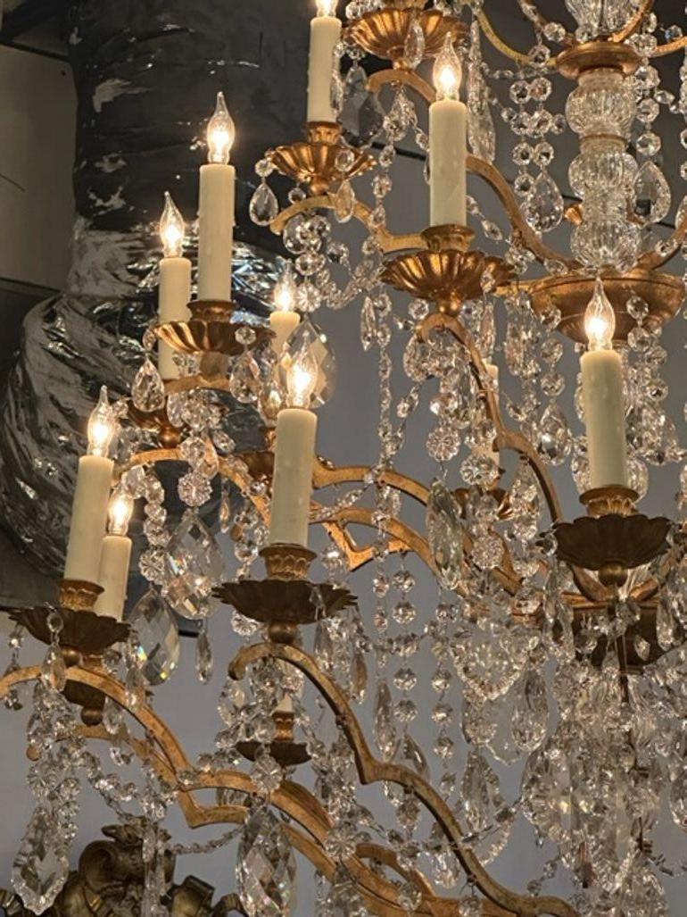 Exceptional Large Italian Crystal Chandelier with 25 Lights In Good Condition In Dallas, TX
