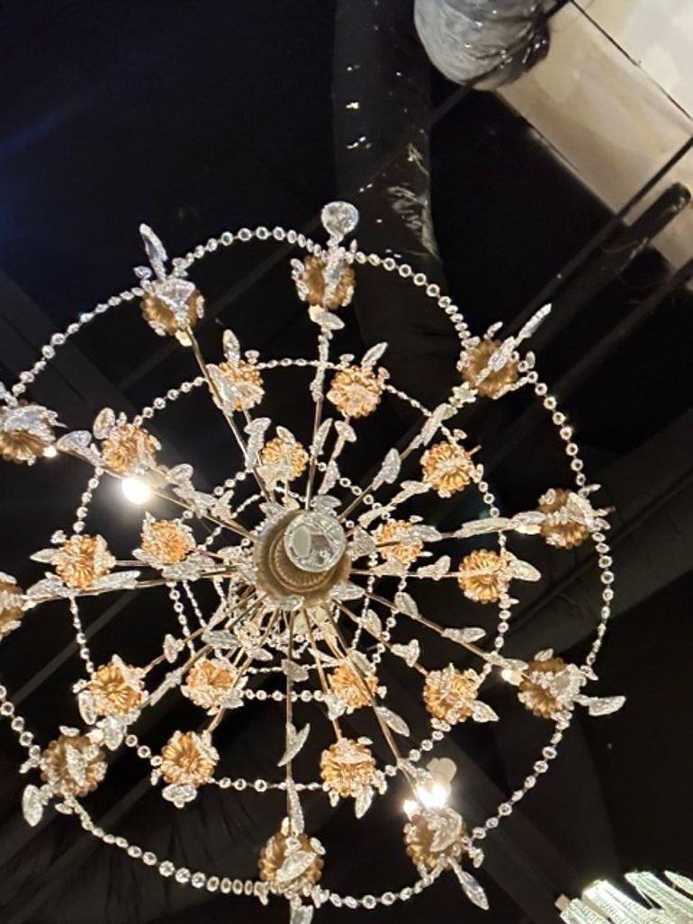 Exceptional Large Italian Crystal Chandelier with 25 Lights 1