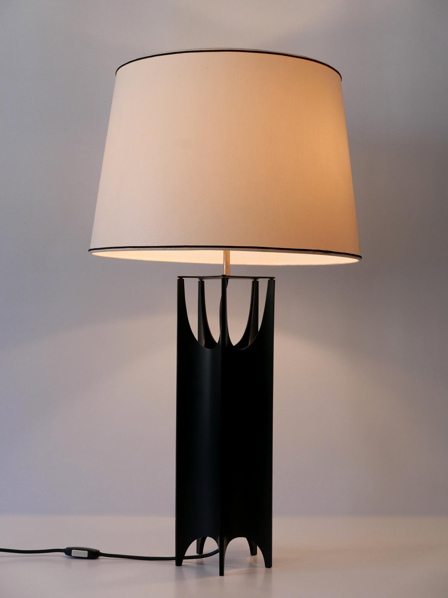 Exceptionnelle et grande lampe de bureau brutaliste mi-siècle moderne, Italie, années 1960 Bon état - En vente à Munich, DE