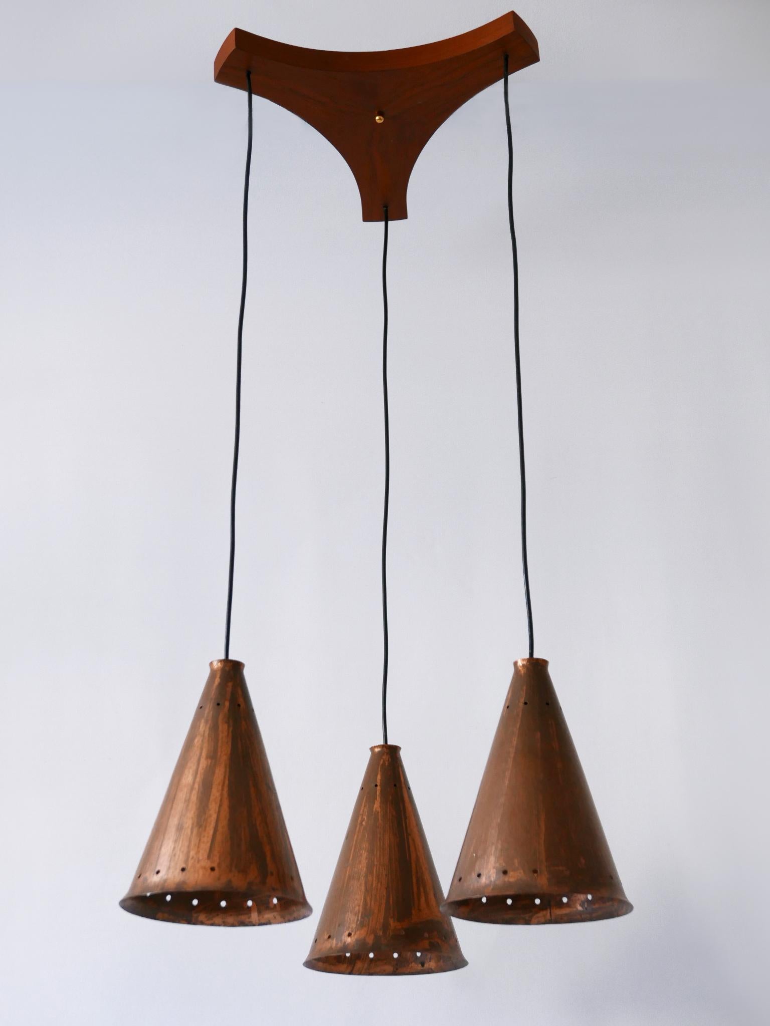 Milieu du XXe siècle Exceptionnelle et grande lampe à suspension en cuivre de style mi-siècle moderne, Scandinavie, années 1950 en vente