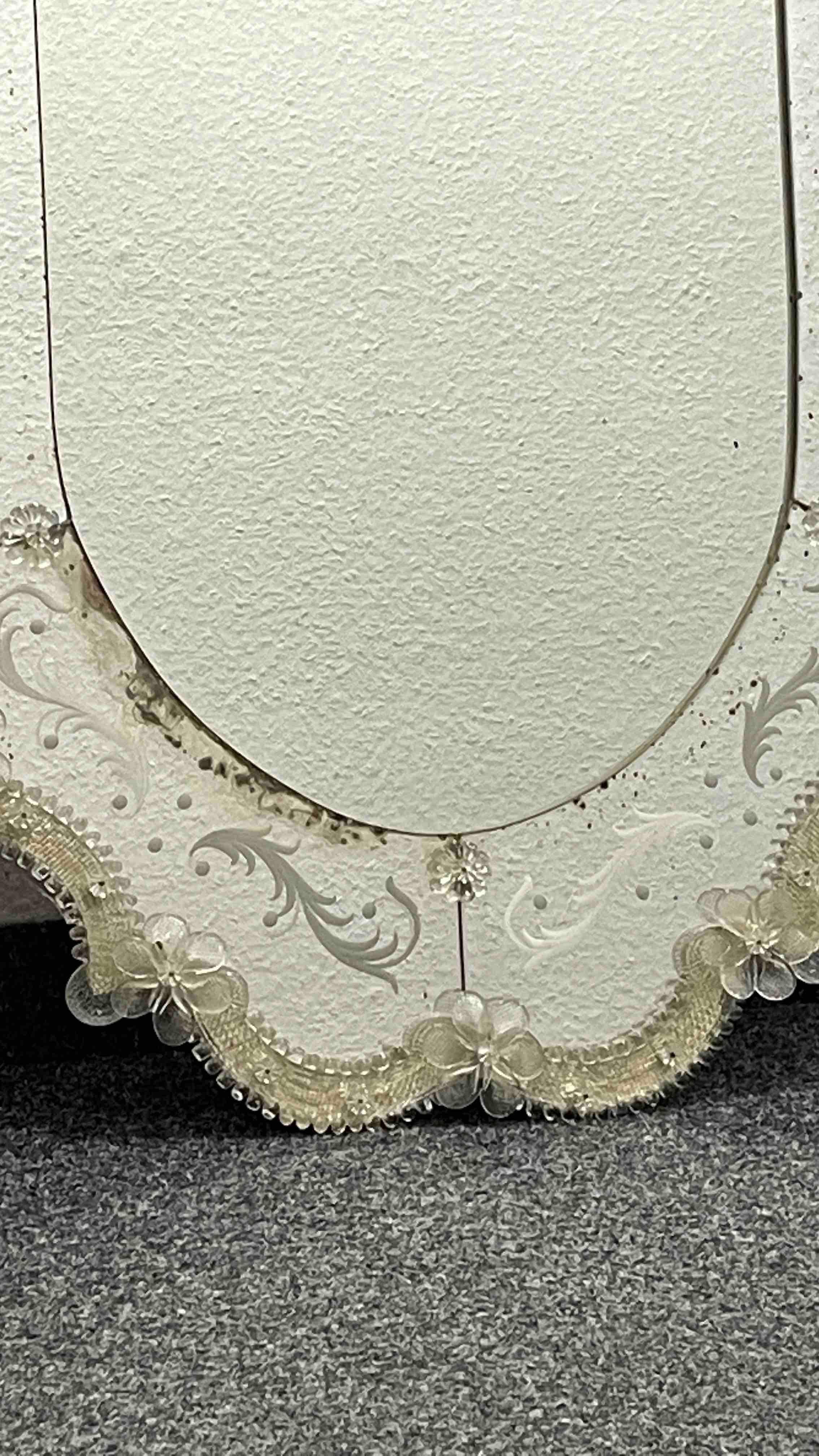 Exceptionnel grand miroir mural en verre de Murano, années 1950 en vente 3