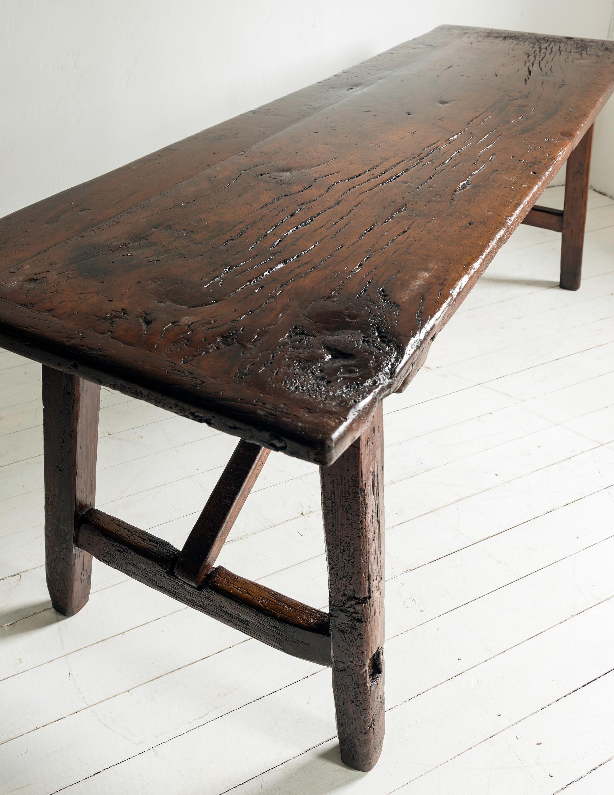 Exceptional large rustic minimal Walnut dining or console table  In Good Condition In Jesteburg, DE