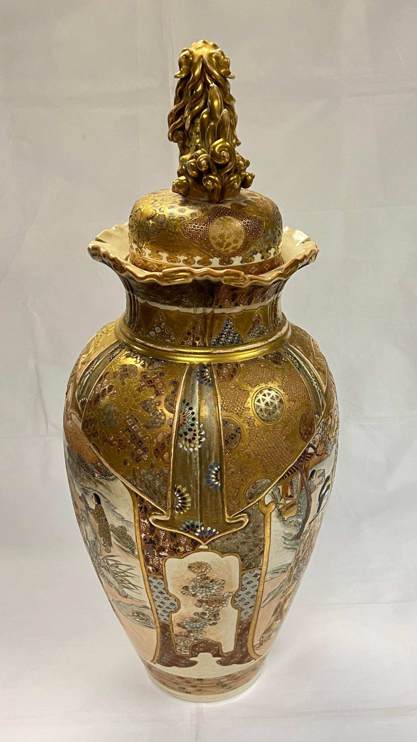 Außergewöhnliche große Satsuma-Vase mit Deckel (Keramik) im Angebot