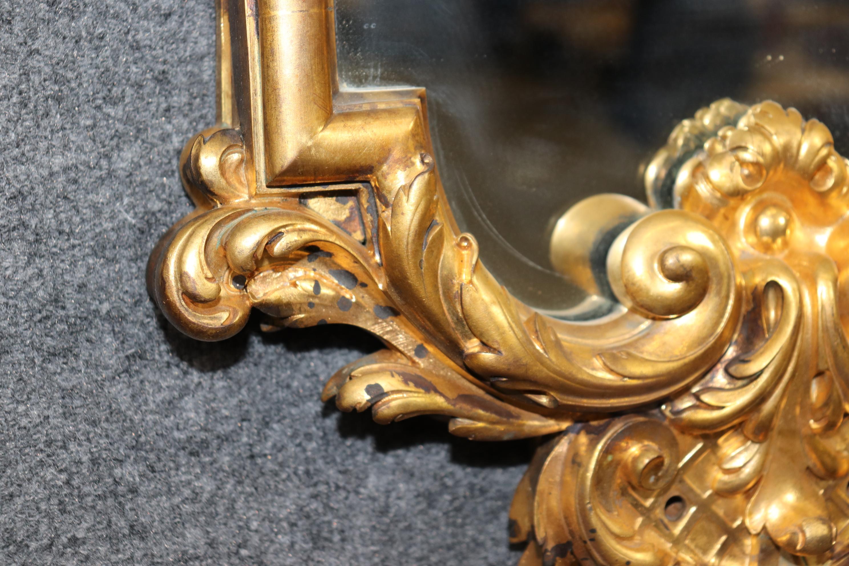 Excepcional Espejo de Pared de Bronce Macizo Francés Estilo Luis XV Acabado Dore en venta 6