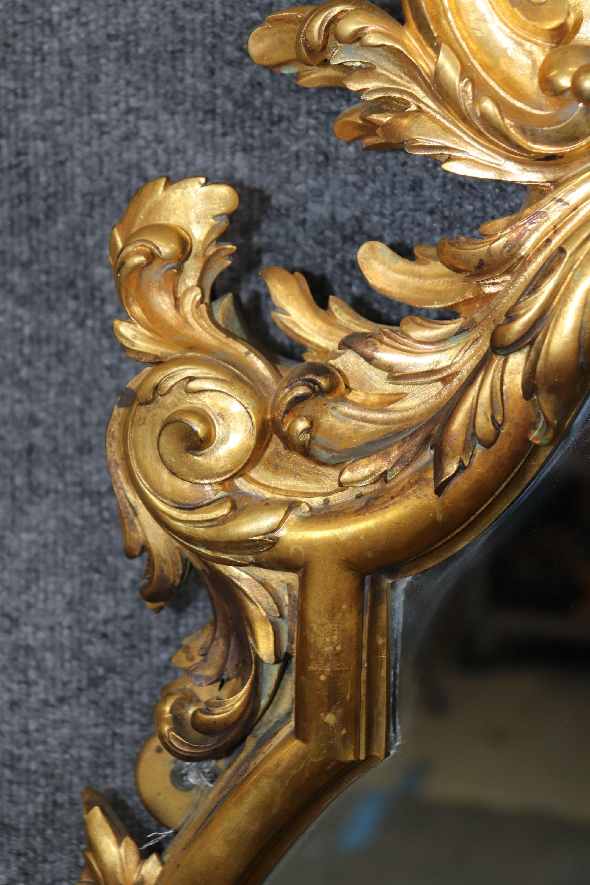 Excepcional Espejo de Pared de Bronce Macizo Francés Estilo Luis XV Acabado Dore principios del siglo XX en venta