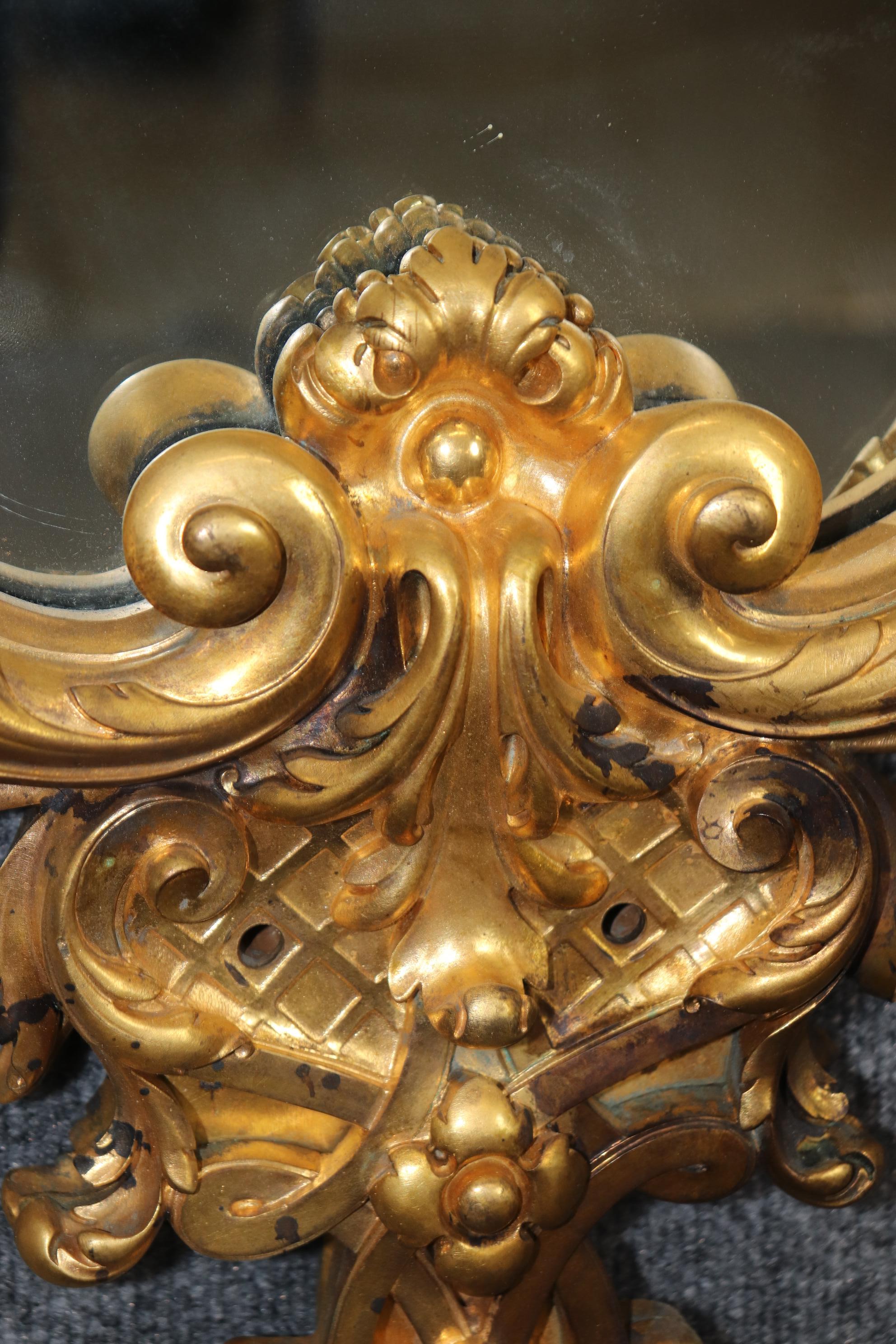 Excepcional Espejo de Pared de Bronce Macizo Francés Estilo Luis XV Acabado Dore en venta 2
