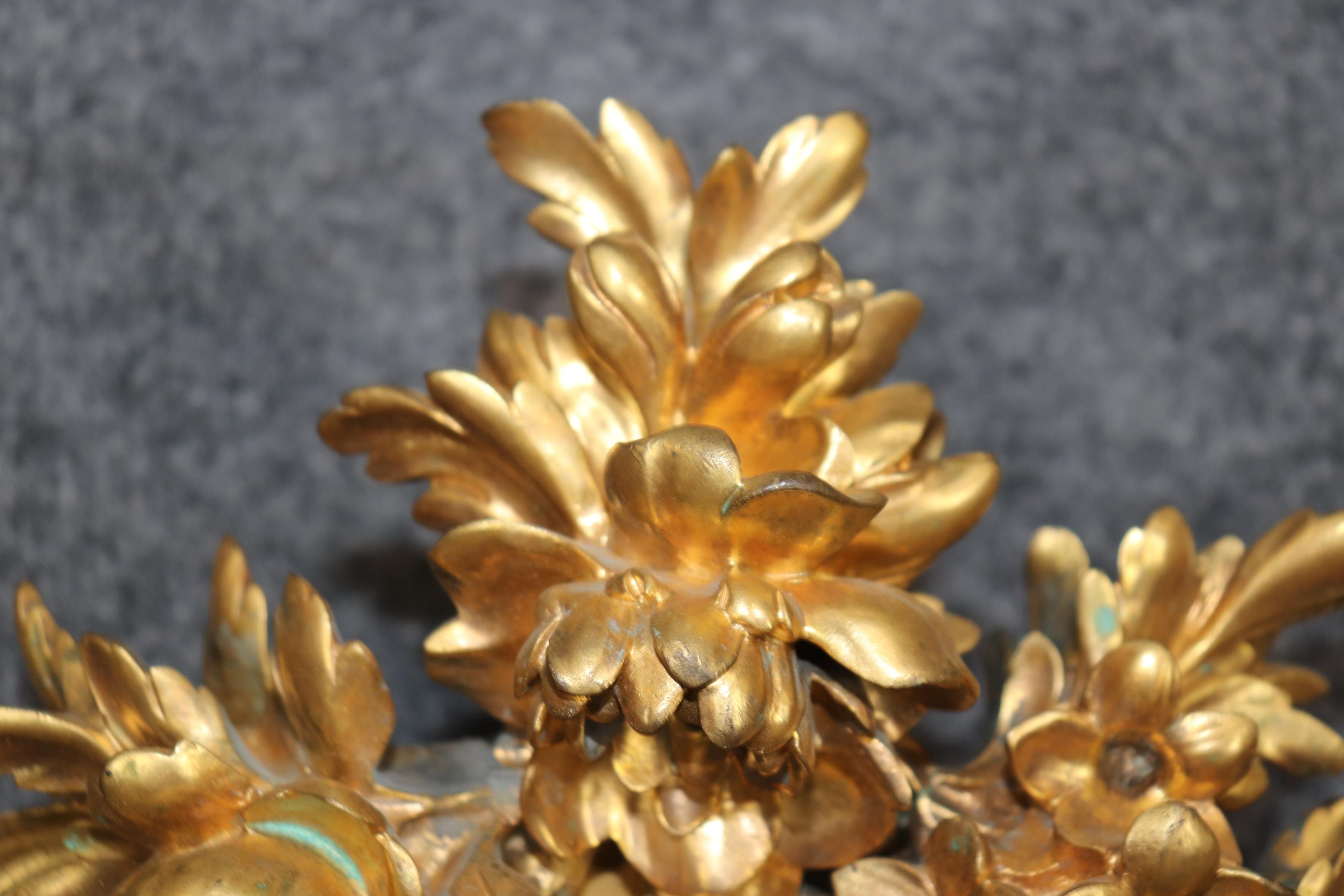 Excepcional Espejo de Pared de Bronce Macizo Francés Estilo Luis XV Acabado Dore en venta 4