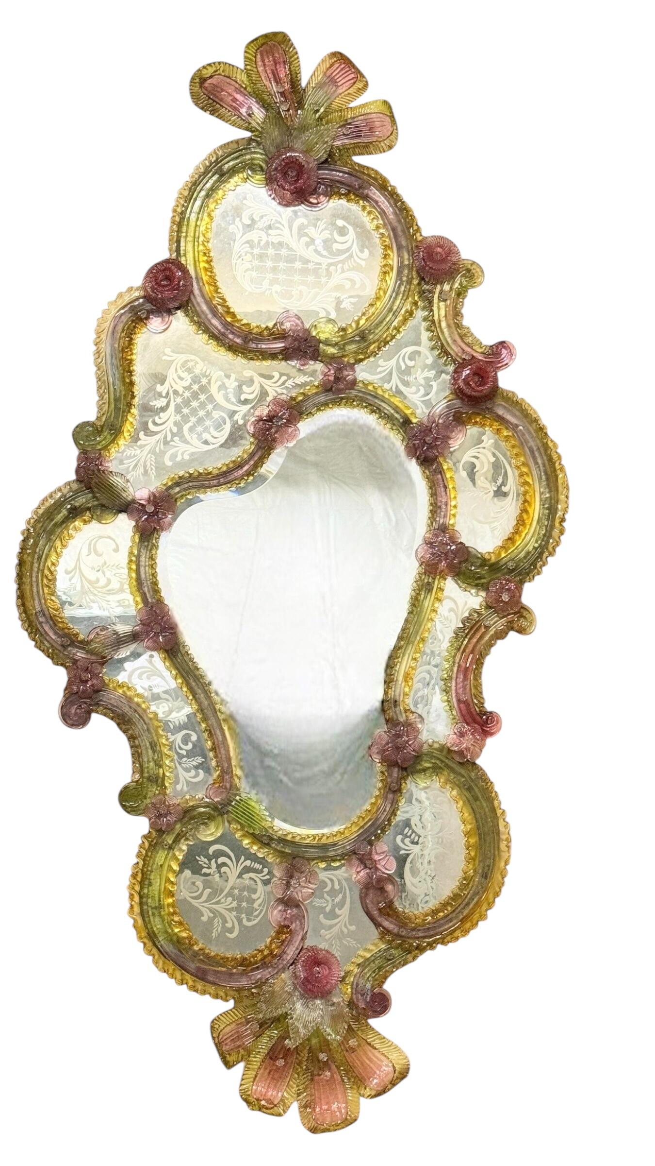 Außergewöhnliche große hervorragende venezianische geätzte Murano-Glas-Spiegel Antique 1890 -1900s (Handgefertigt) im Angebot