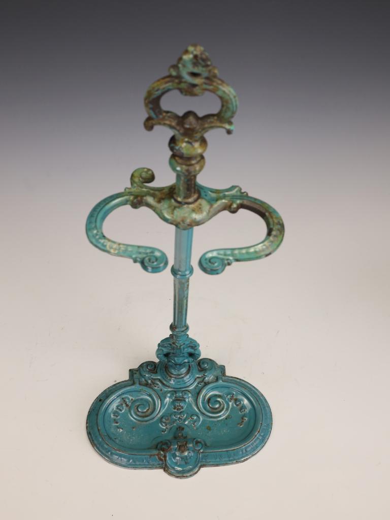 Außergewöhnlicher französischer Stabständer aus Gusseisen mit grüner Emaille aus dem späten 19. im Angebot 11