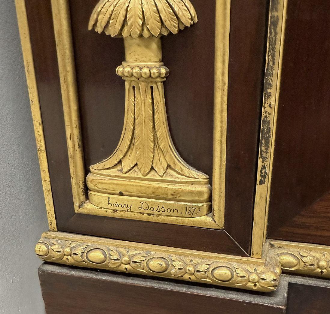Marmo Eccezionale commode di fine Ottocento con montatura in bronzo dorato di Henry Dasson in vendita