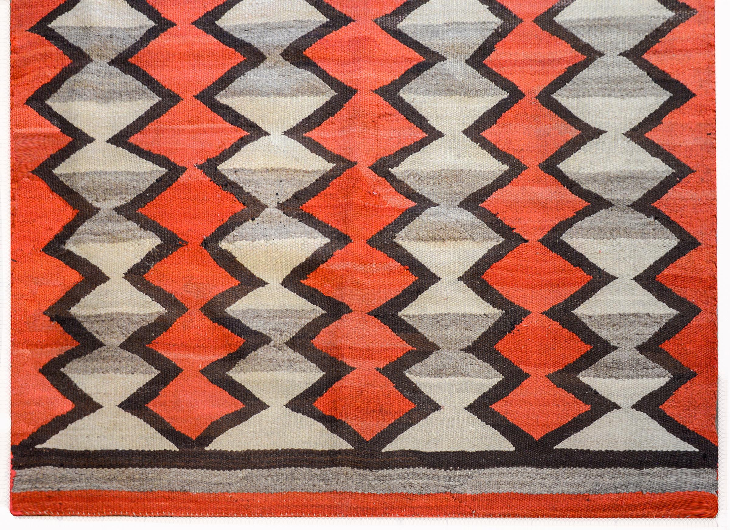 Exceptional Early 20th Century Navajo Rug In Good Condition In Chicago, IL