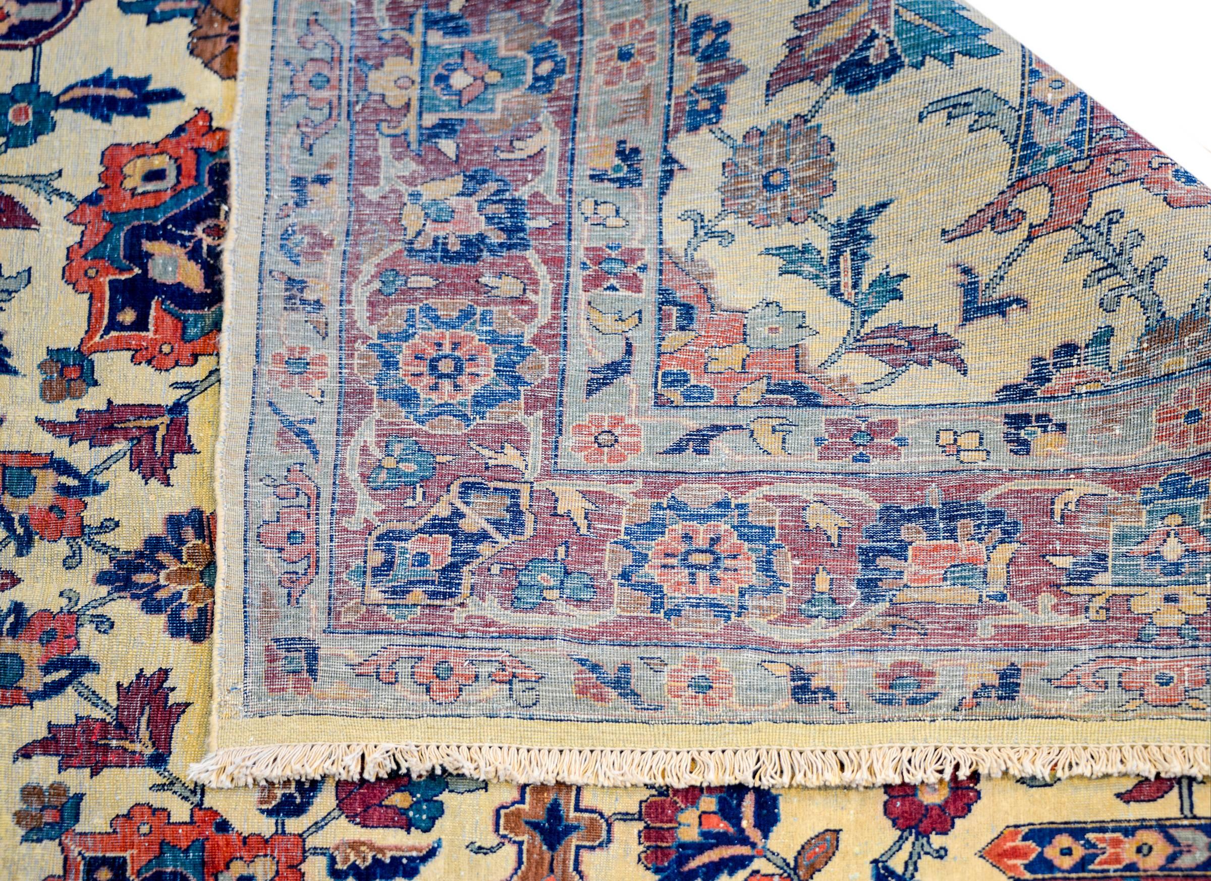 Exceptional Late 19th Century Sarouk Mohajeran Rug In Good Condition For Sale In Chicago, IL