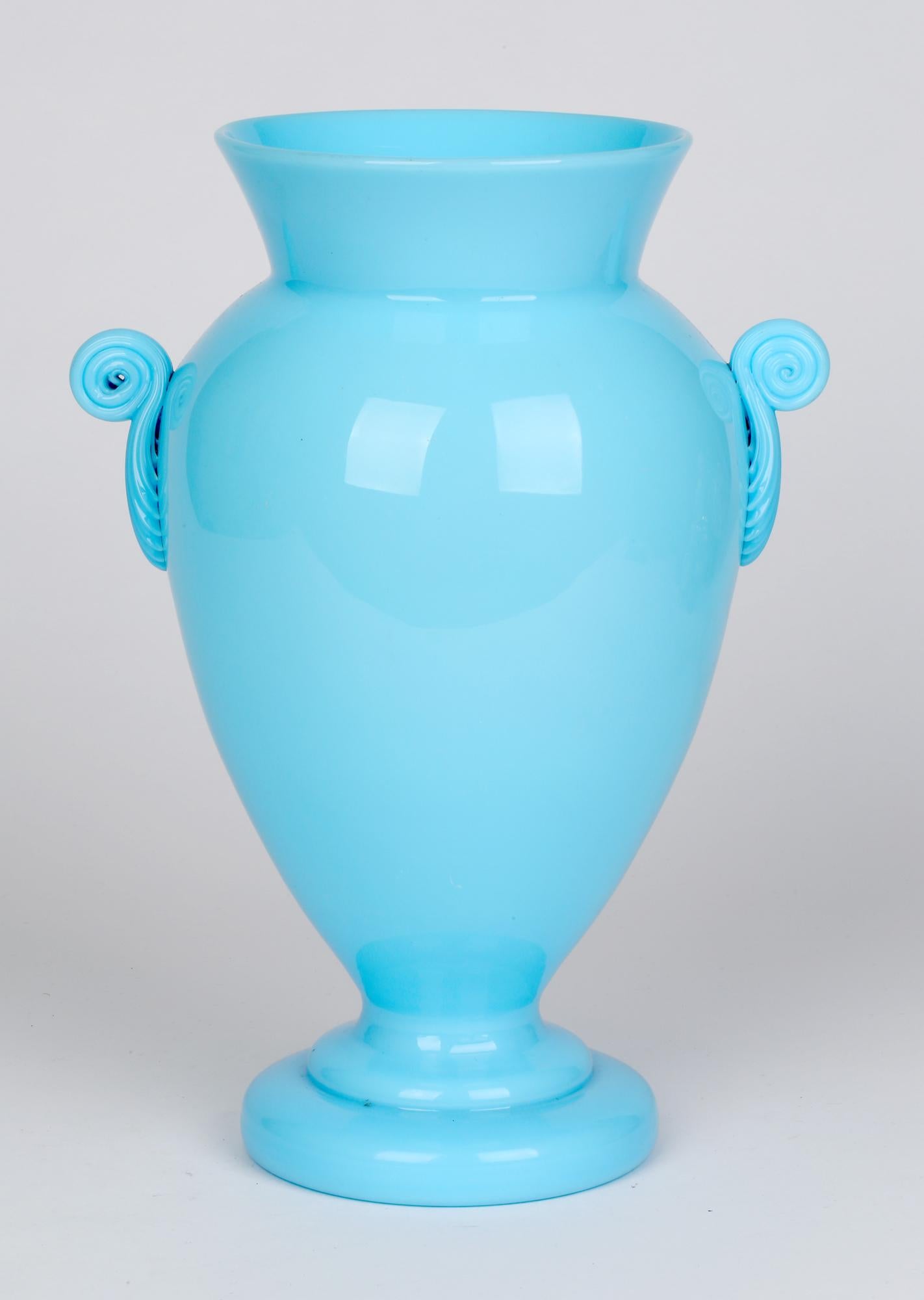 Exceptional Late Victorian Turquoise Hand Blown Art Glass Vase In Good Condition In Bishop's Stortford, Hertfordshire