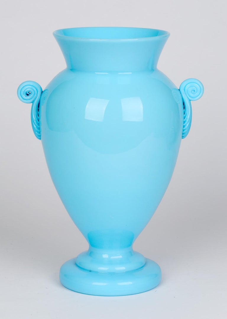 Exceptional Late Victorian Turquoise Hand Blown Art Glass Vase In Good Condition For Sale In Bishop's Stortford, Hertfordshire