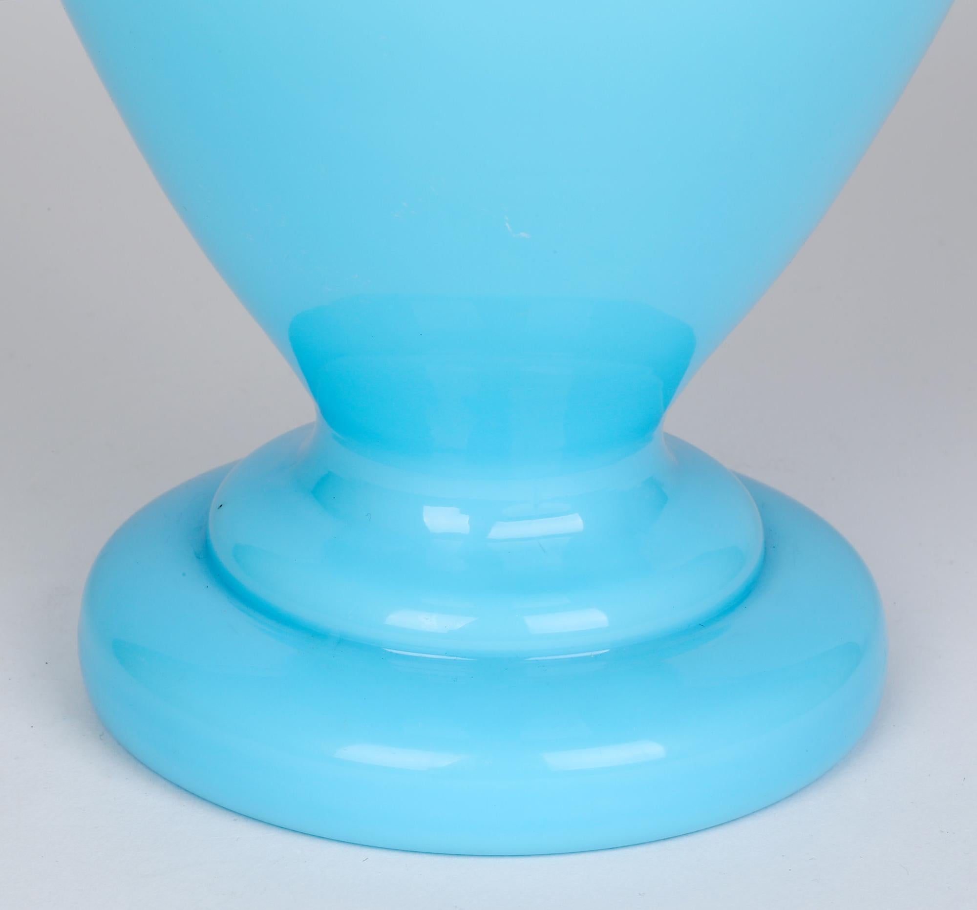 Exceptional Late Victorian Turquoise Hand Blown Art Glass Vase 1