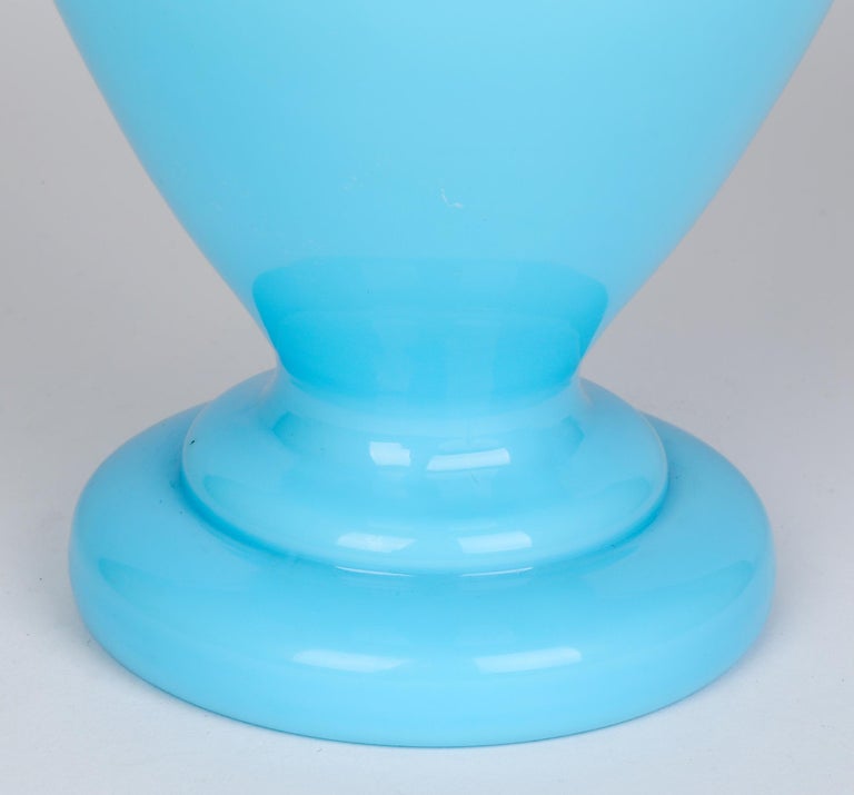 Exceptional Late Victorian Turquoise Hand Blown Art Glass Vase For Sale 1