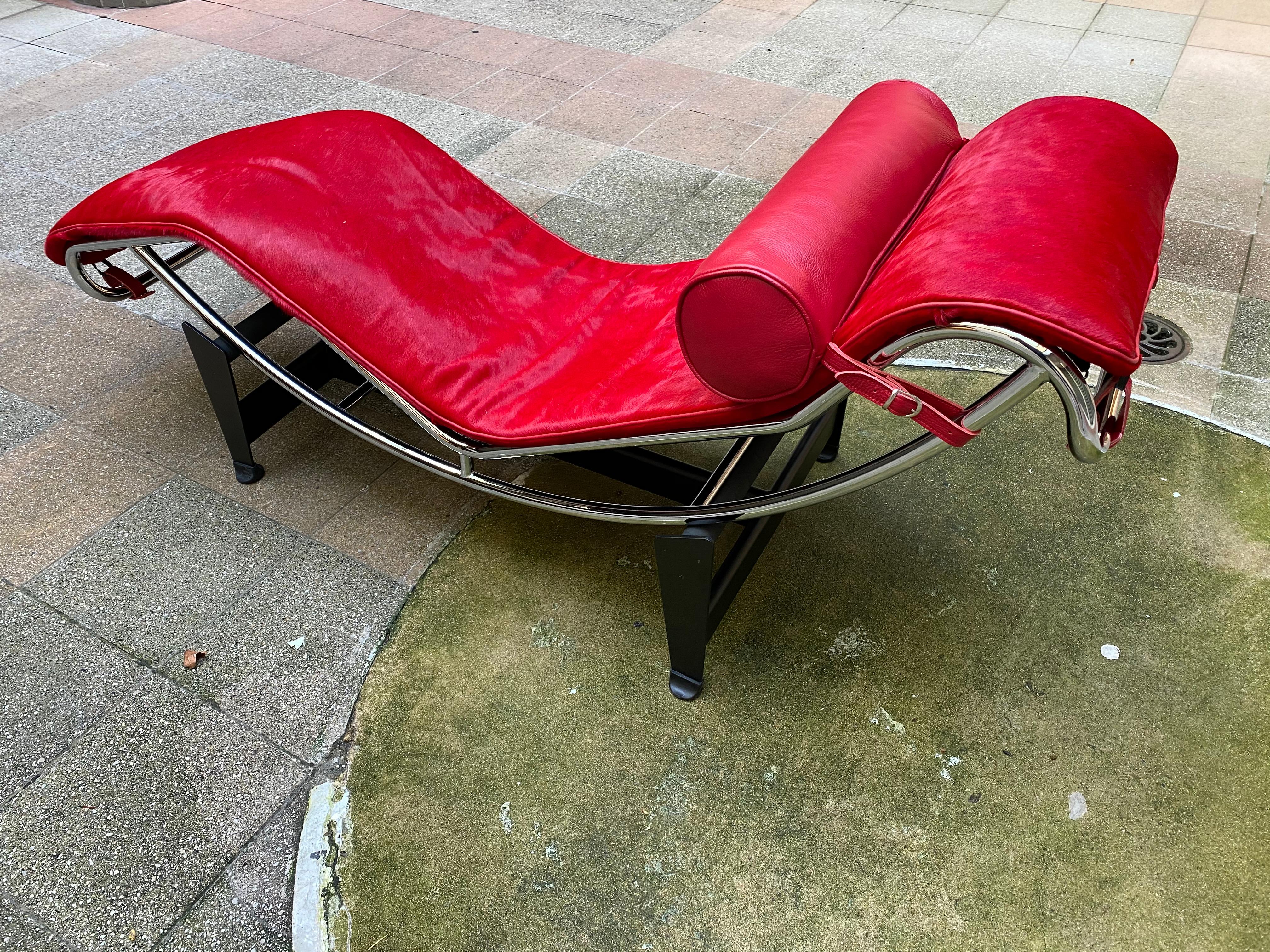 Leather Exceptional LC4 in Red Foal, Le Corbusier/ Charlotte Perriand, 2016