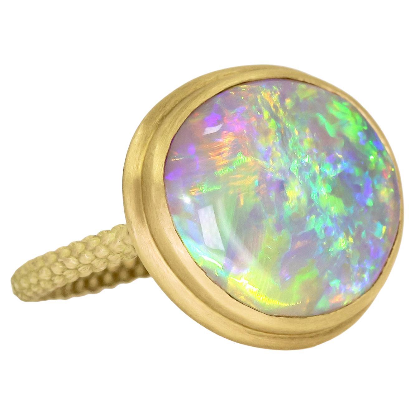 Exceptional Lightning Ridge Crystal Opal 22K Gold Handmade Ring, Talkative 2022 For Sale