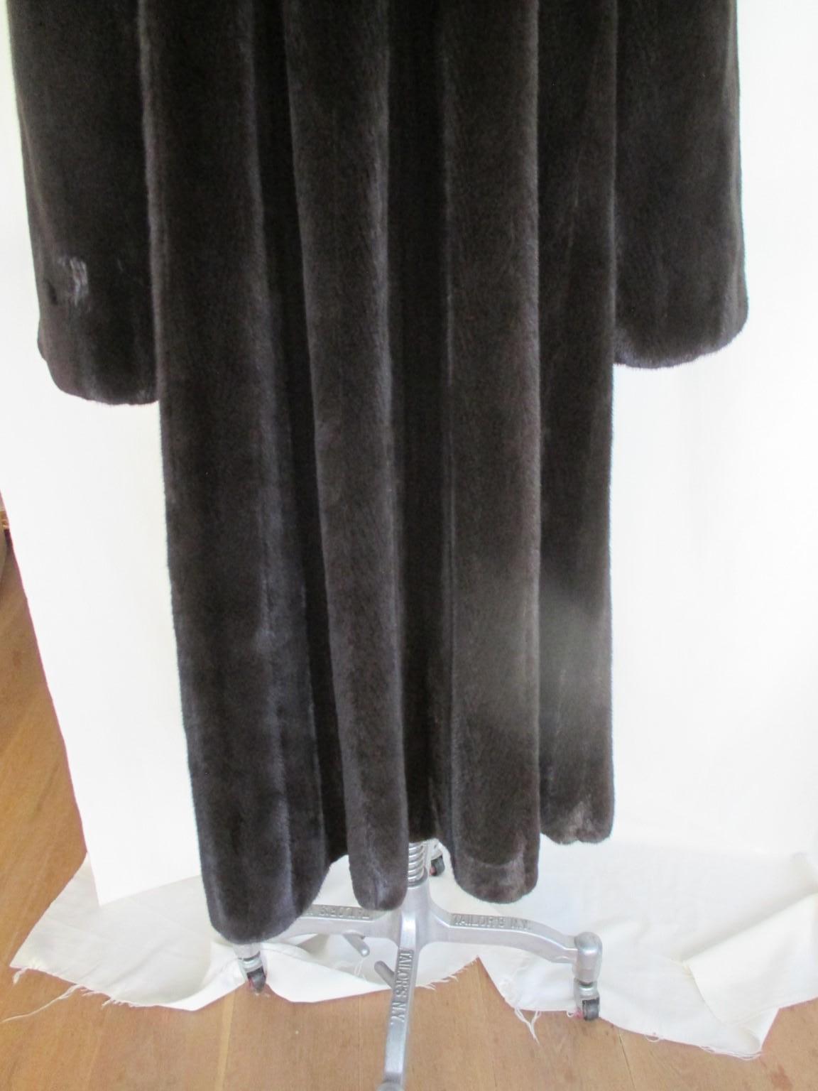 Exceptional  Long Brown Sheared Mink Fur Coat  In Excellent Condition In Amsterdam, NL