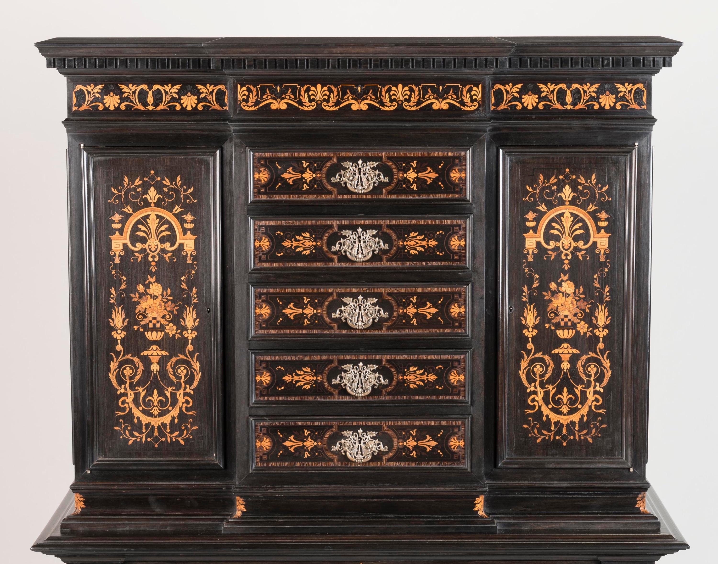 Eccezionale mobile intarsiato del XIX secolo in stile Louis XIII di Paul Sormani in vendita 8
