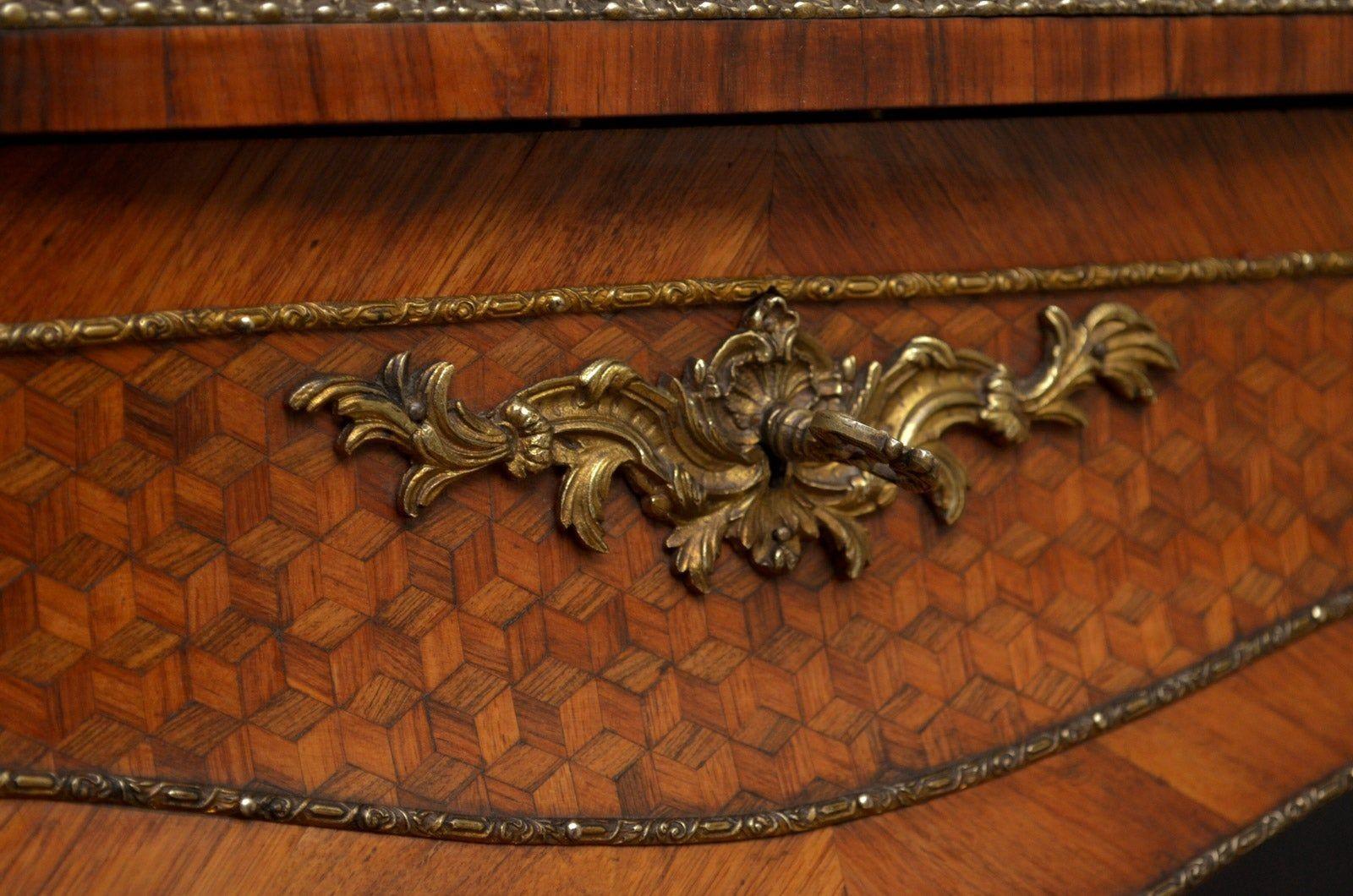 Exceptional Louis XV Design Tulipwood Dressing Table For Sale 4