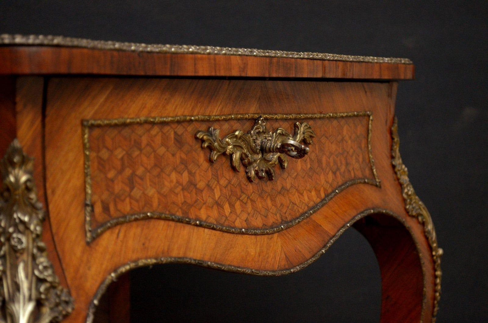 Exceptional Louis XV Design Tulipwood Dressing Table For Sale 5