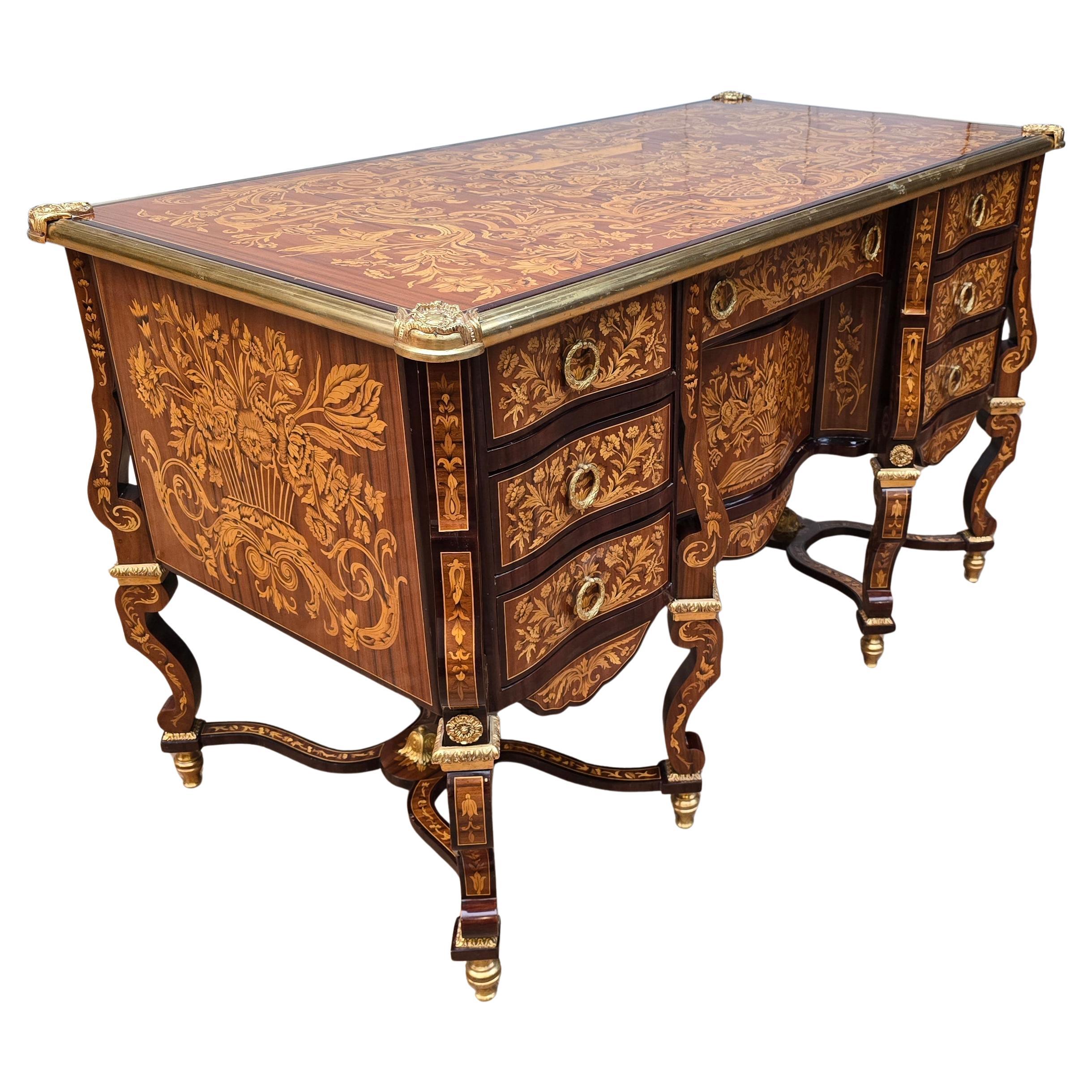 Dorato Eccezionale Bureau Plat Luigi XV Mazarin con intarsio e bronzo dorato in vendita