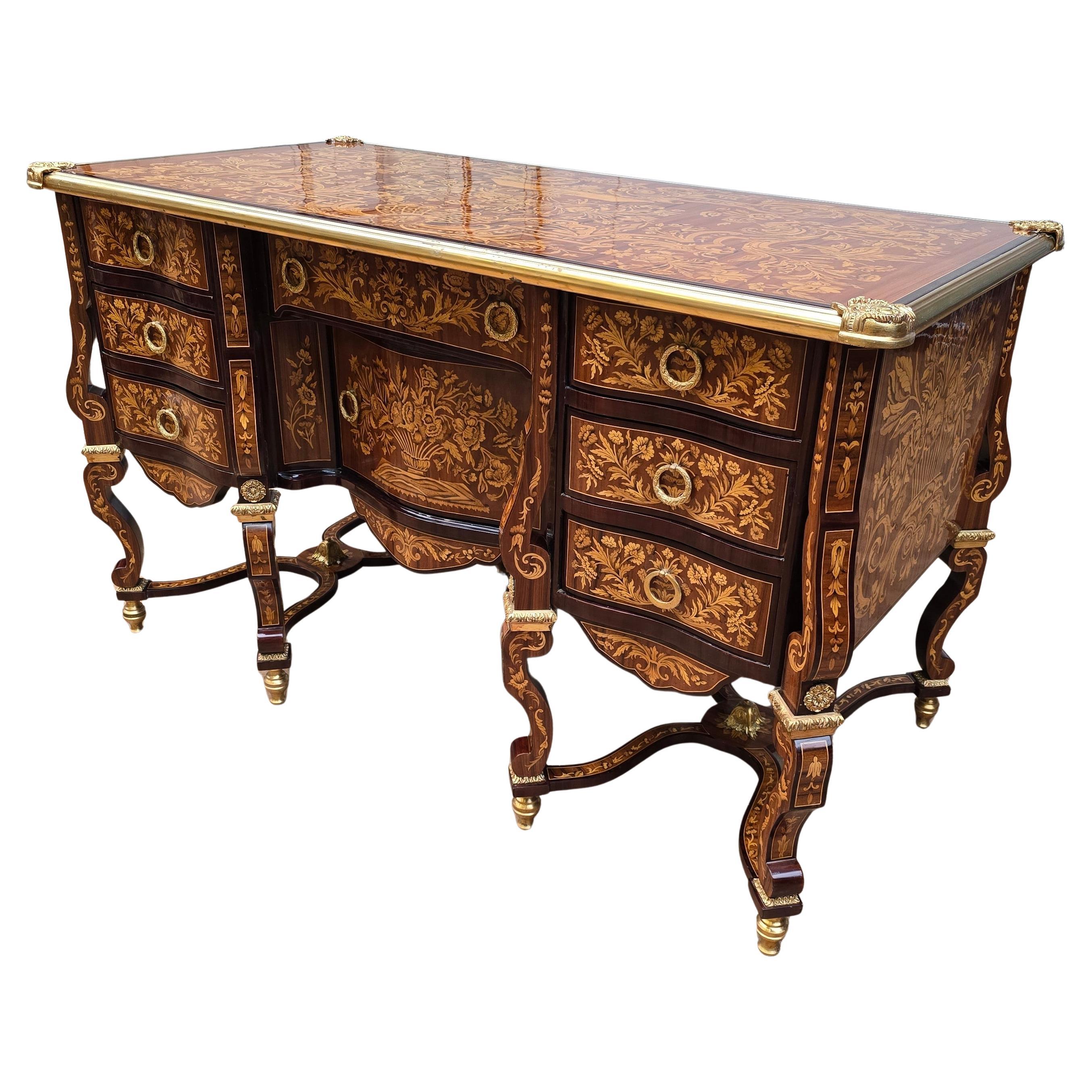 Bronzo Eccezionale Bureau Plat Luigi XV Mazarin con intarsio e bronzo dorato in vendita