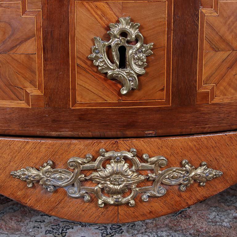 Exceptional Louis XV Style Marquetry Bombe Commode For Sale 1