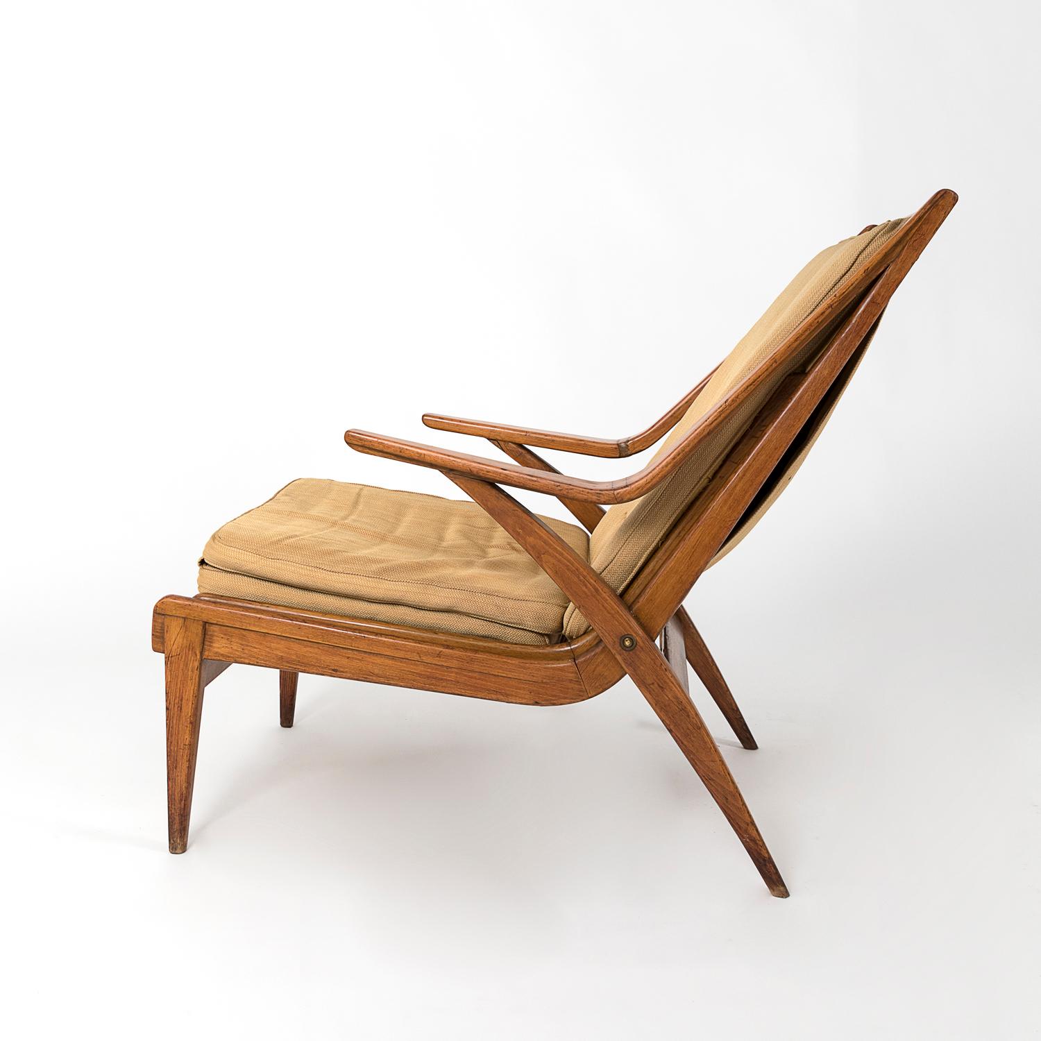 Exceptional Lounge Chair in the Attributed to Augusto Romano, circa 1948 In Good Condition In Milan, IT