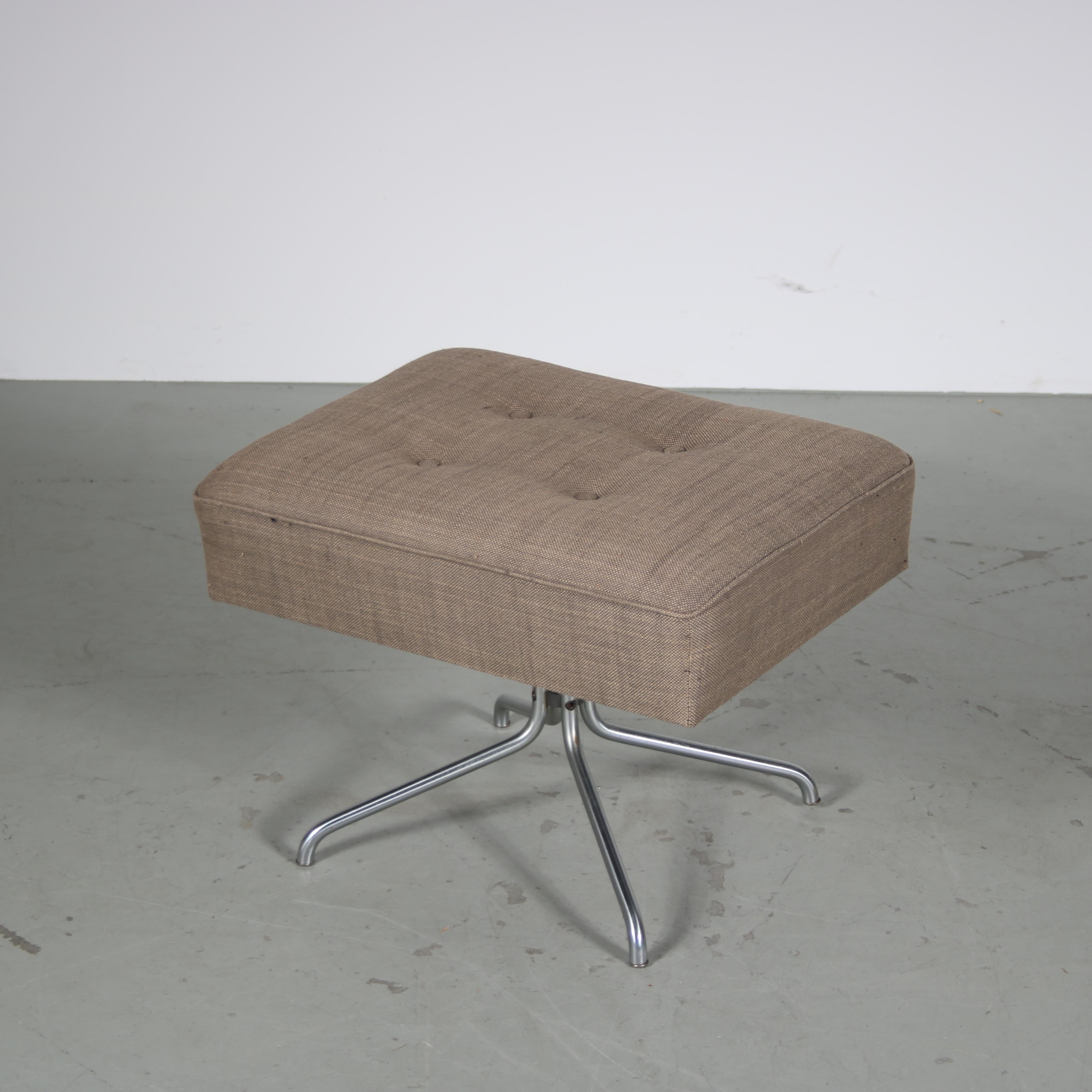 Exceptionnelle chaise longue avec ottomane, datant d'environ 1960 en vente 11