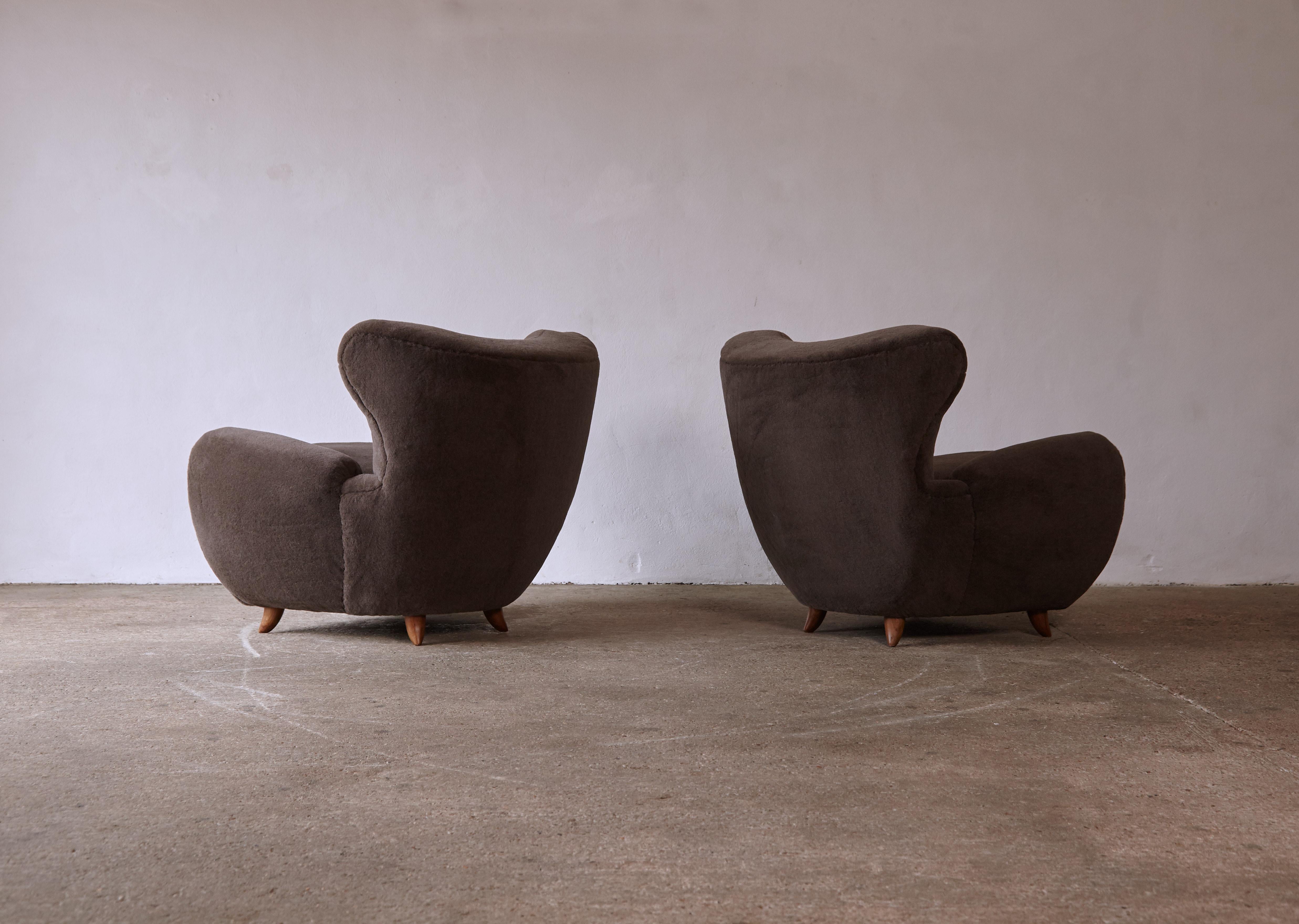 Italian Exceptional Lounge Chairs, Upholstered in Alpaca, Italy, 1950s For Sale
