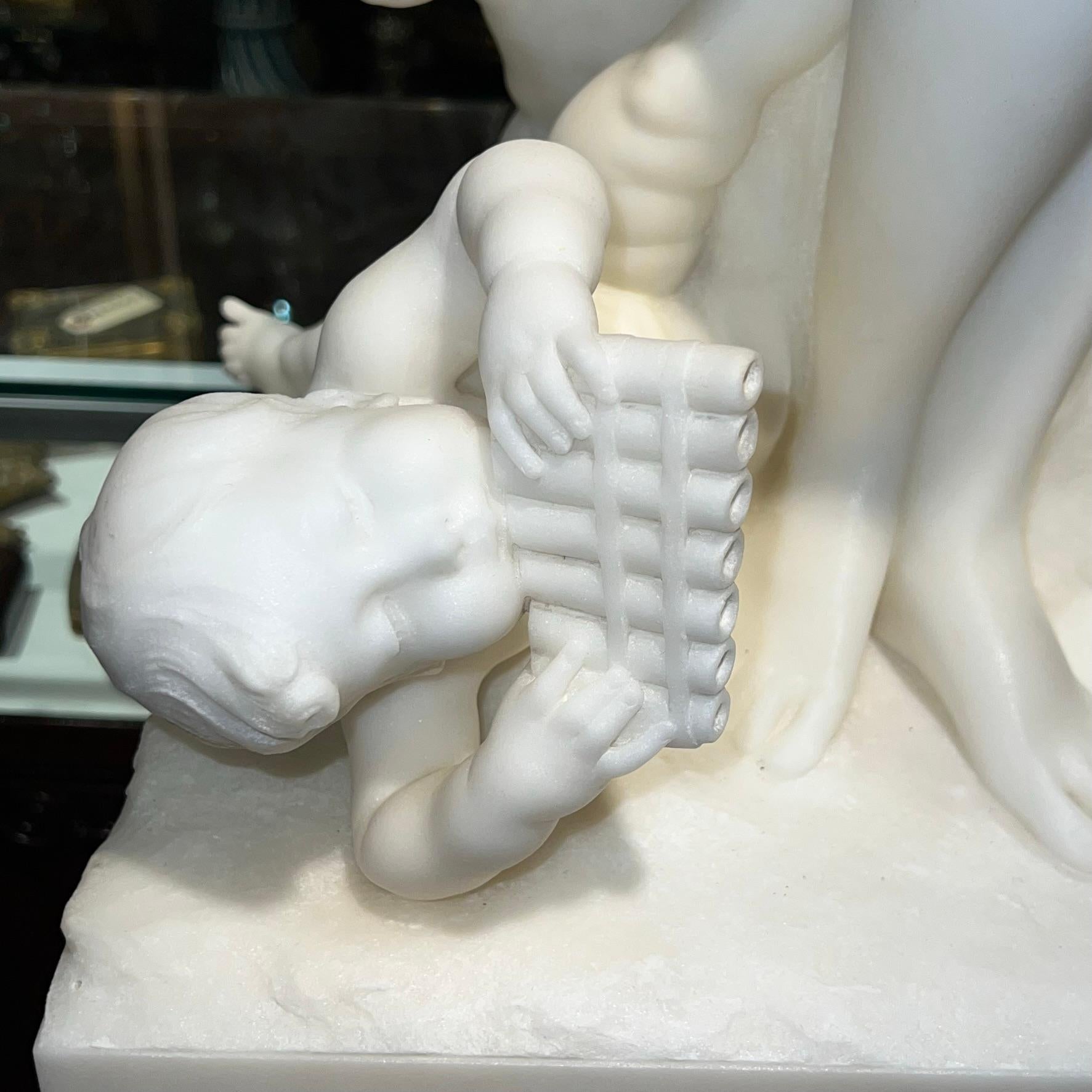 Marbre Exceptionnelle statue en marbre d'une femme nue avec des chérubins par Luca Madrassi en vente