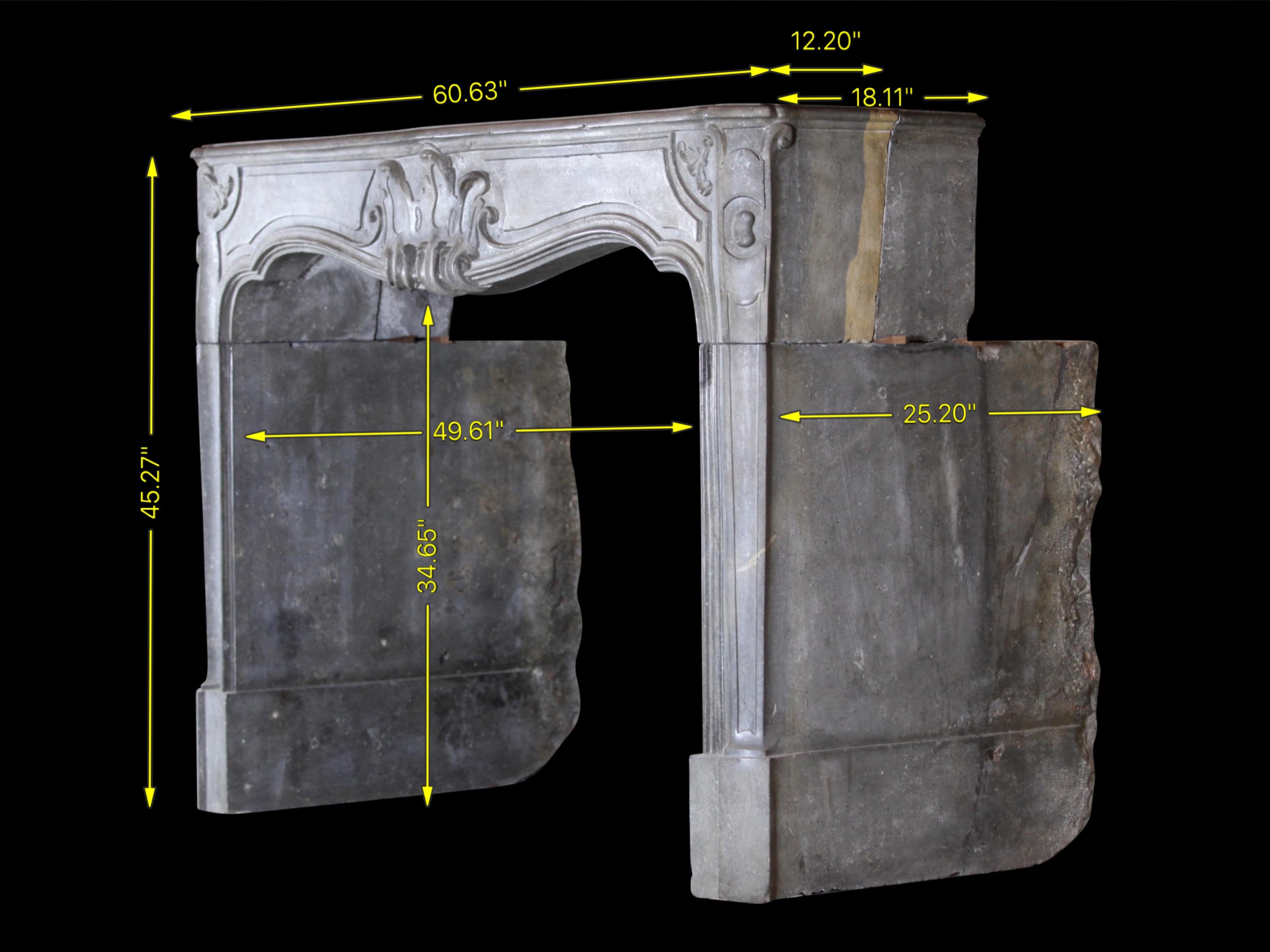 Naif French country original antique chimney piece with Royal proportions that was built in the Regency period,18th century. It can be built with an upper mantle.
Measures:
154 cm Exterior Width 60,63 Inch
119 cm Exterior Width 46,85 Inch
115 cm