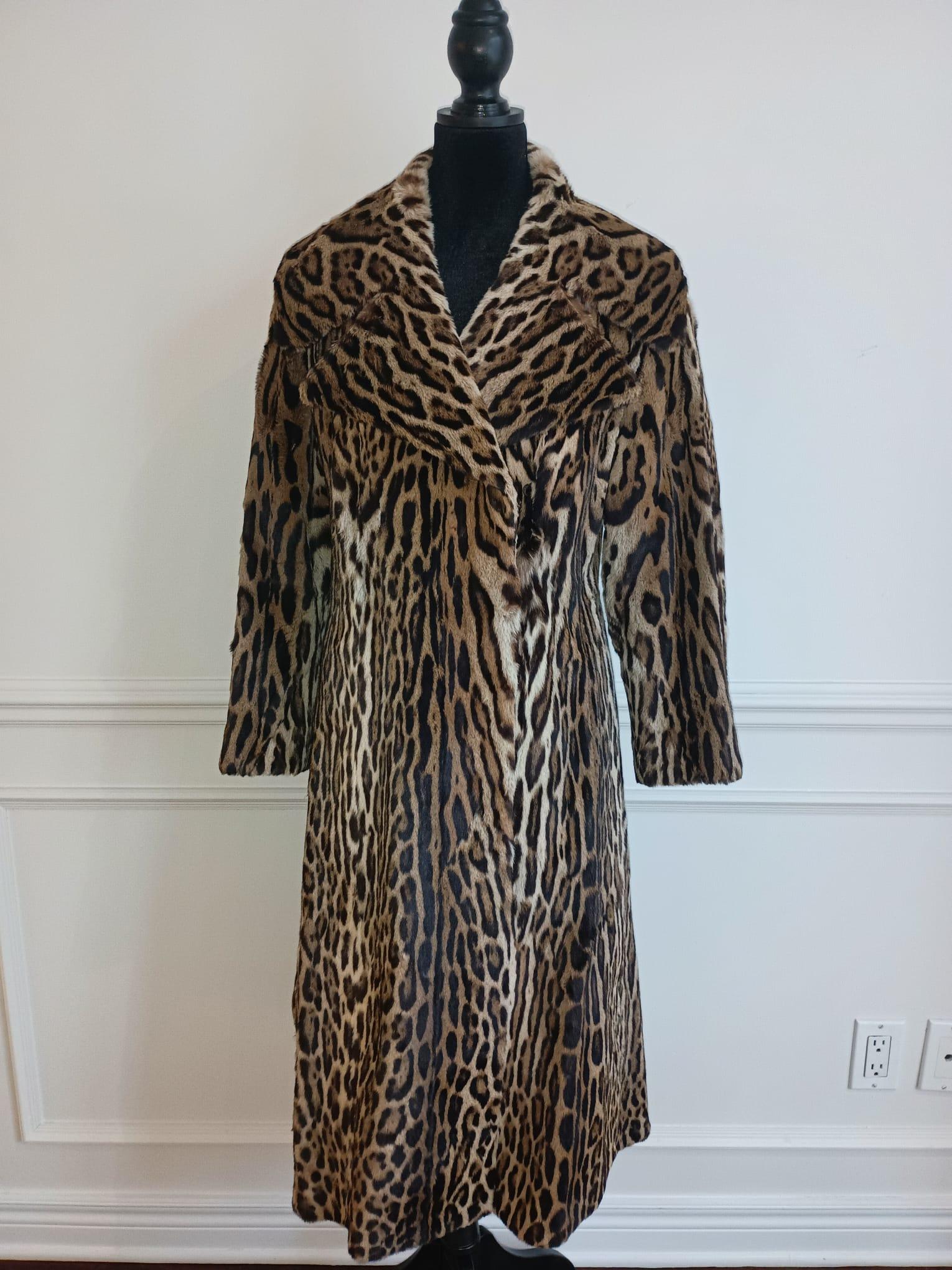 Nero Eccezionale pelliccia di ocelot brasiliano maturo con collo a tacca taglia 10/M in vendita