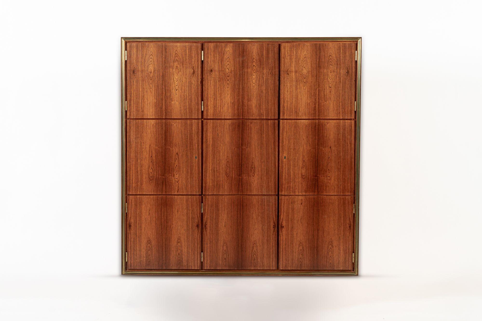 Außergewöhnlicher Mid Century Danish Modern Schwebender Palisander Wandschrank 1950s (Moderne der Mitte des Jahrhunderts) im Angebot