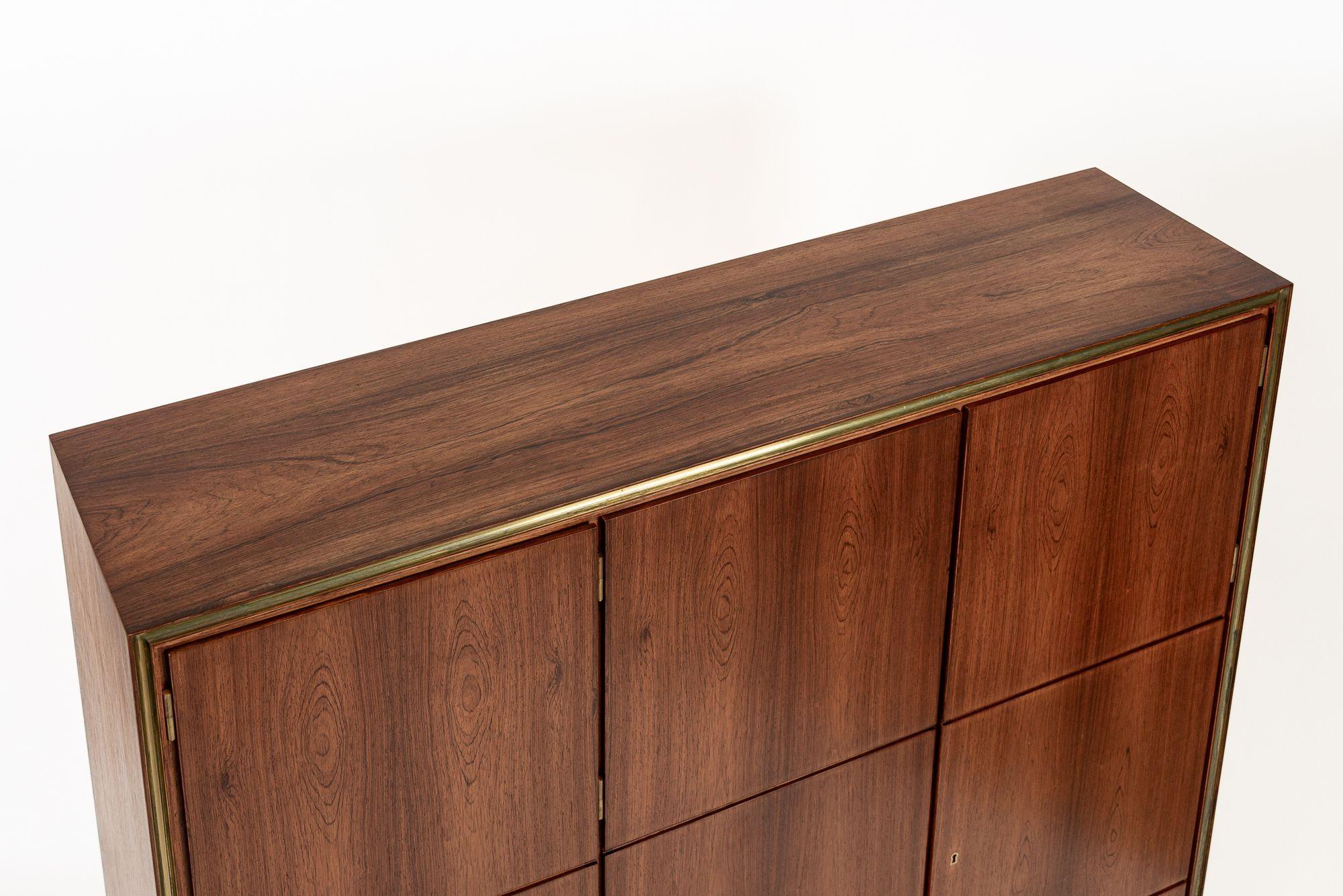 Außergewöhnlicher Mid Century Danish Modern Schwebender Palisander Wandschrank 1950s (Mitte des 20. Jahrhunderts) im Angebot