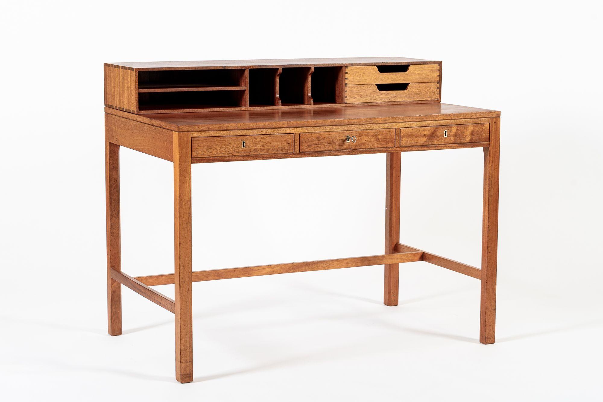 Eccezionale scrivania danese di metà secolo in teak con conigliera in vendita 4