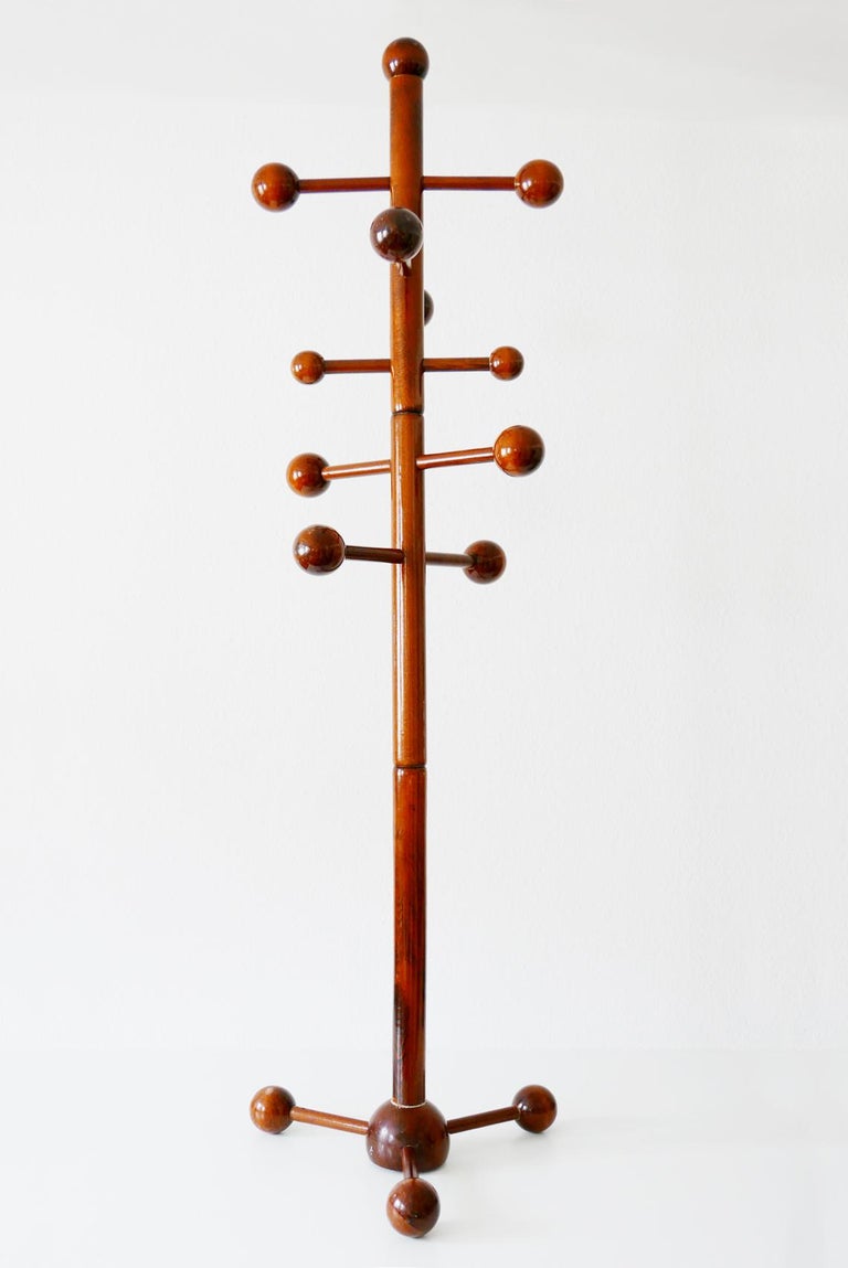 Exceptional MidCentury Modern Atomic Sputnik Coat Tree or Stand, 1960s