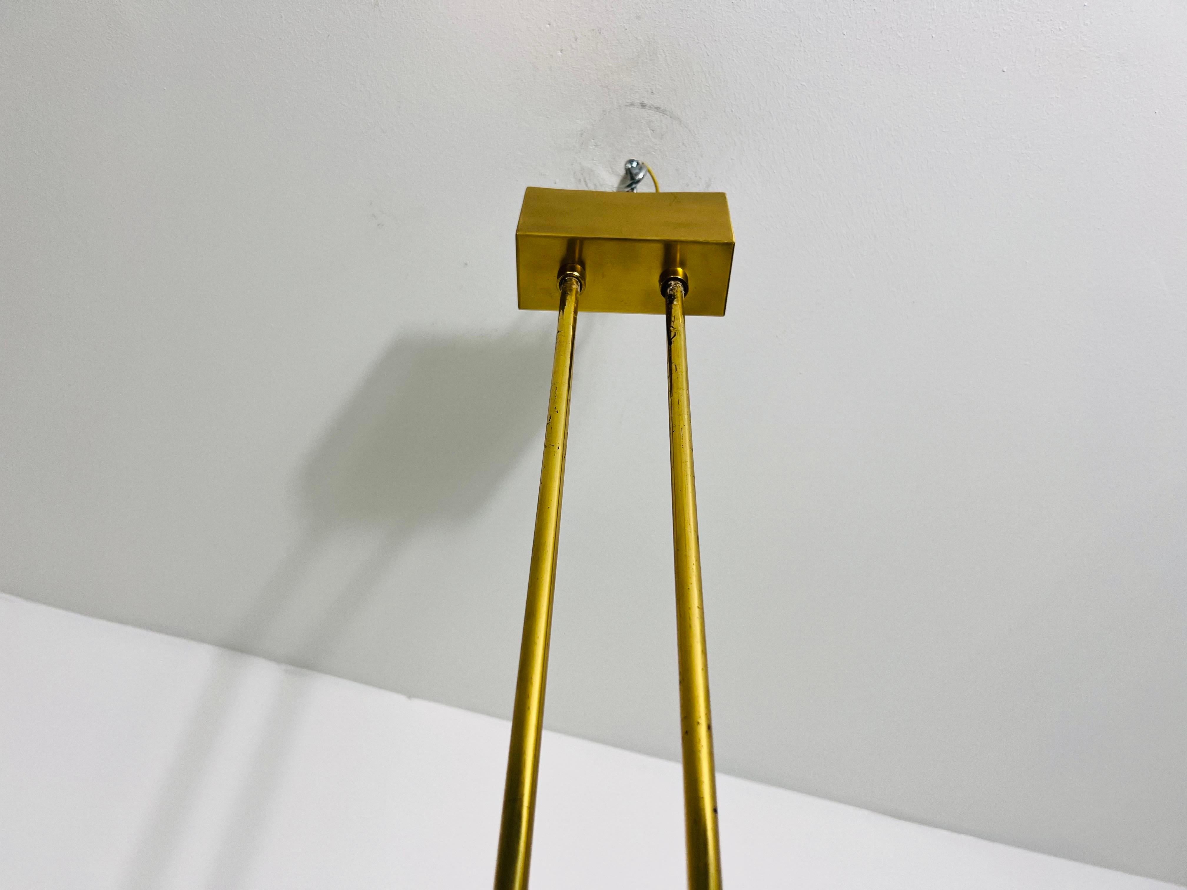 Eccezionale lampadario a 8 bracci in ottone della modernità di metà secolo, anni '60 in vendita 6