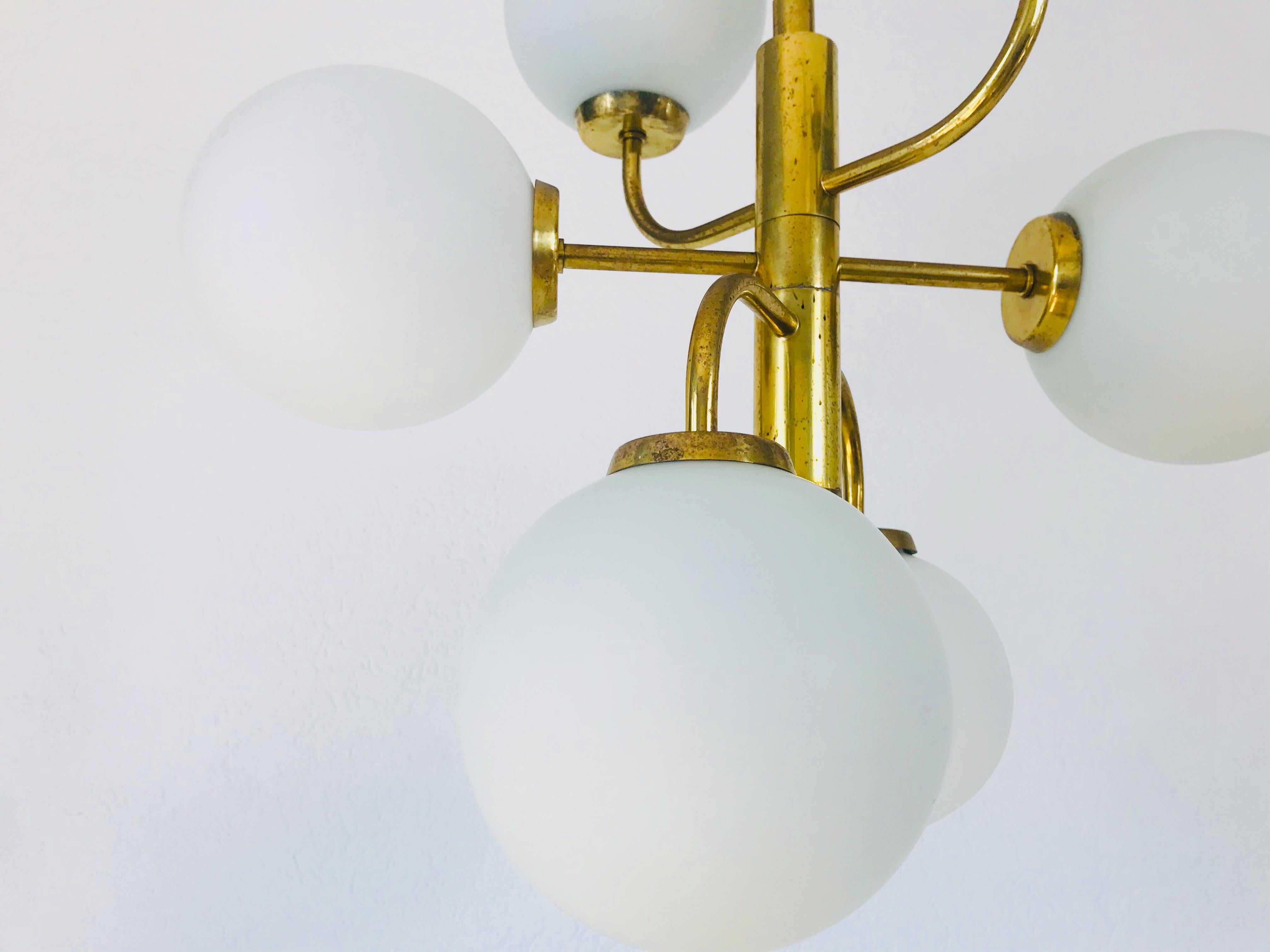 Exceptional Mid-Century Modern Brass Kaiser 6-Arm Space Age Chandelier, 1960s 8