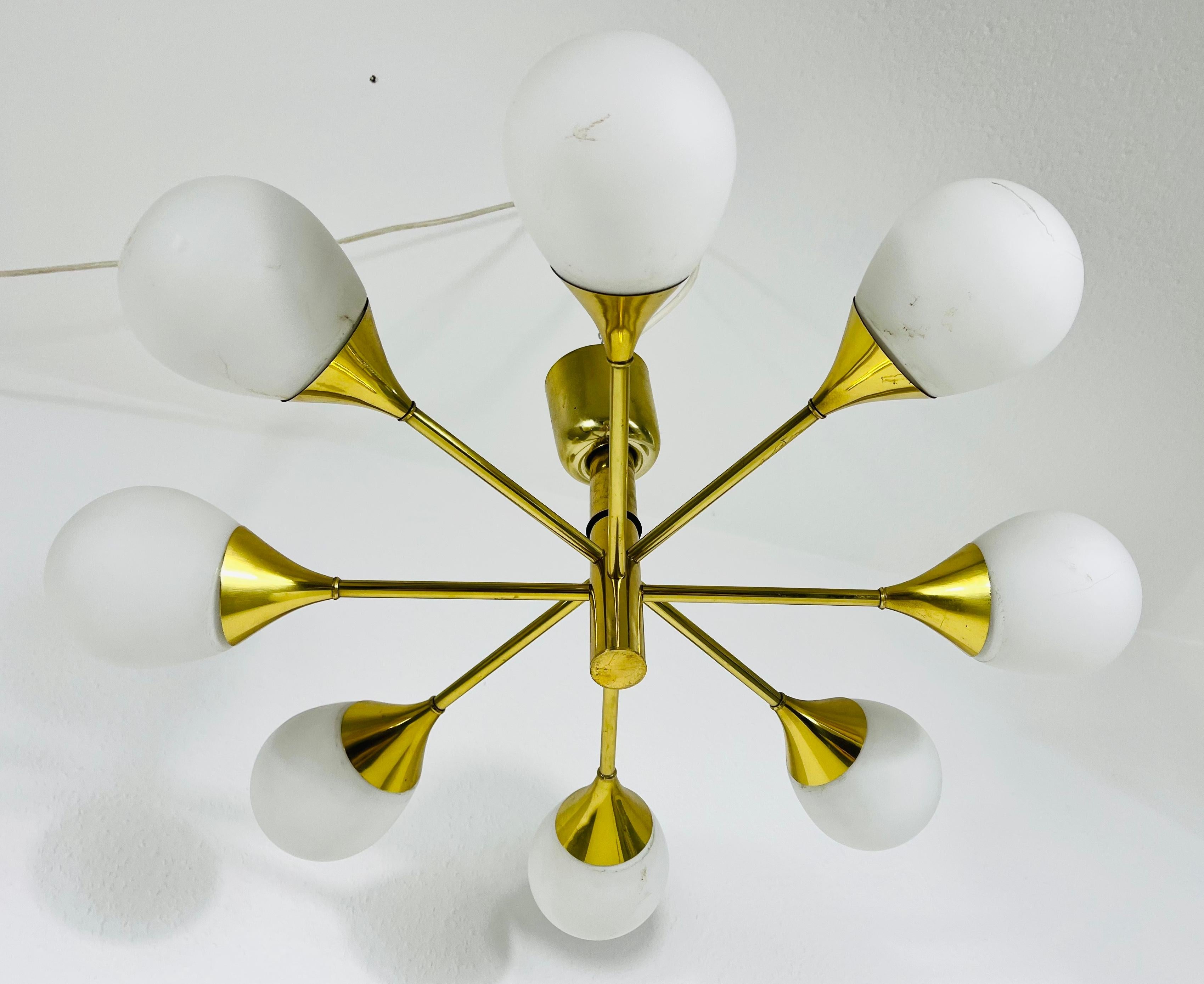 Mid-20th Century Exceptional Mid-Century Modern Brass Kaiser 6-Arm Space Age Chandelier, 1960s For Sale